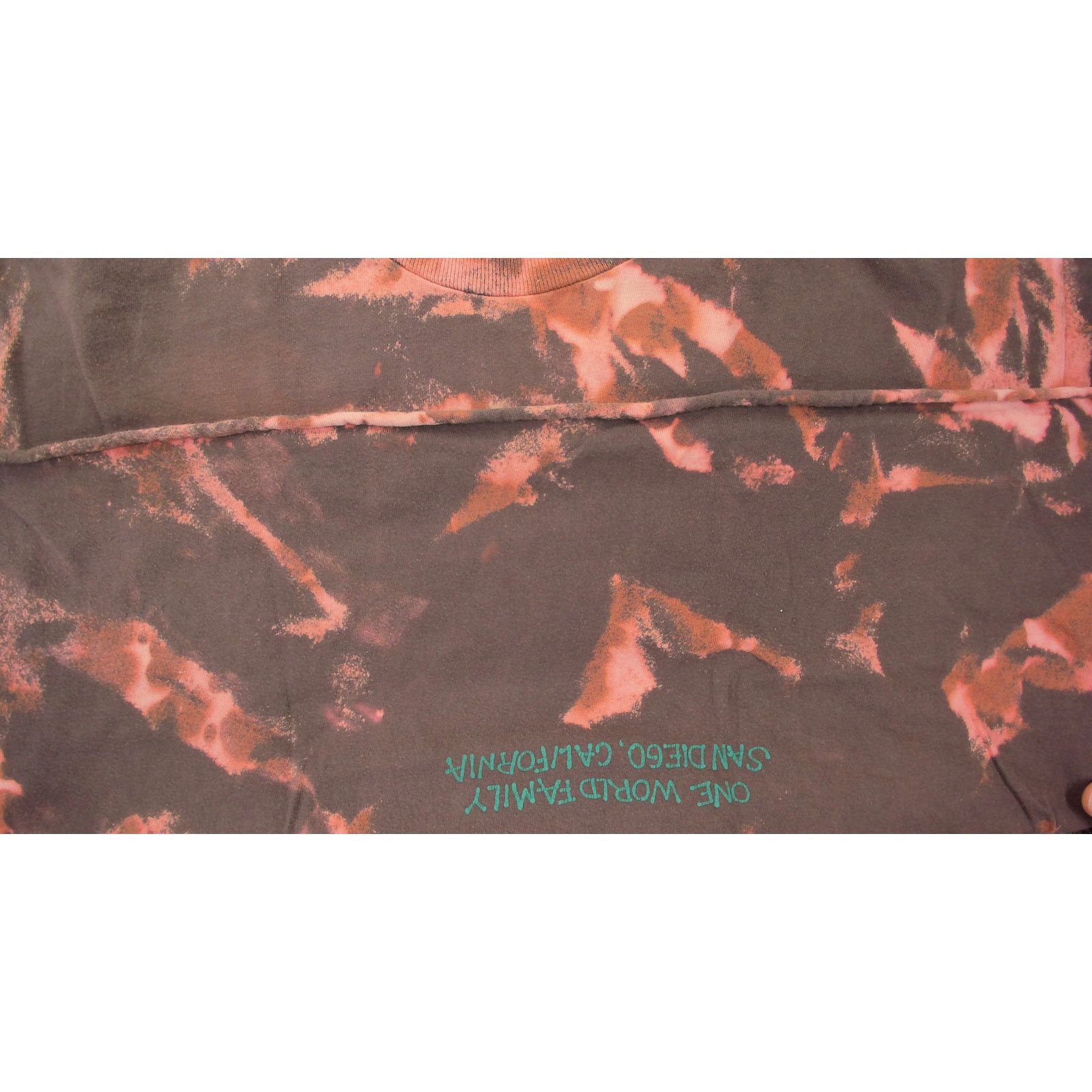 Vintage Vintage 90s San Diego World Peace Boxy Bleach Cropped Tee Size L / US 10 / IT 46 - 9 Thumbnail