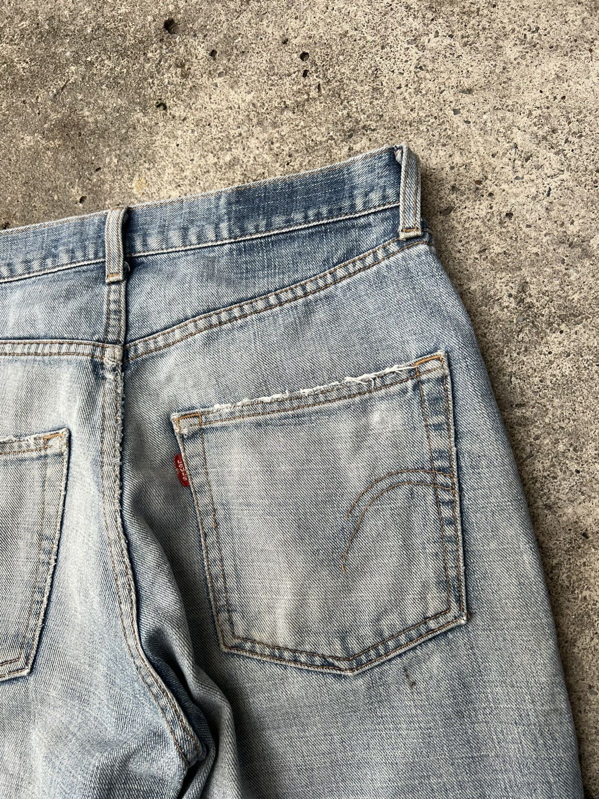 Levi's Vintage Levis 533 Distressed Light Wash Jean Size US 32 / EU 48 - 16 Thumbnail