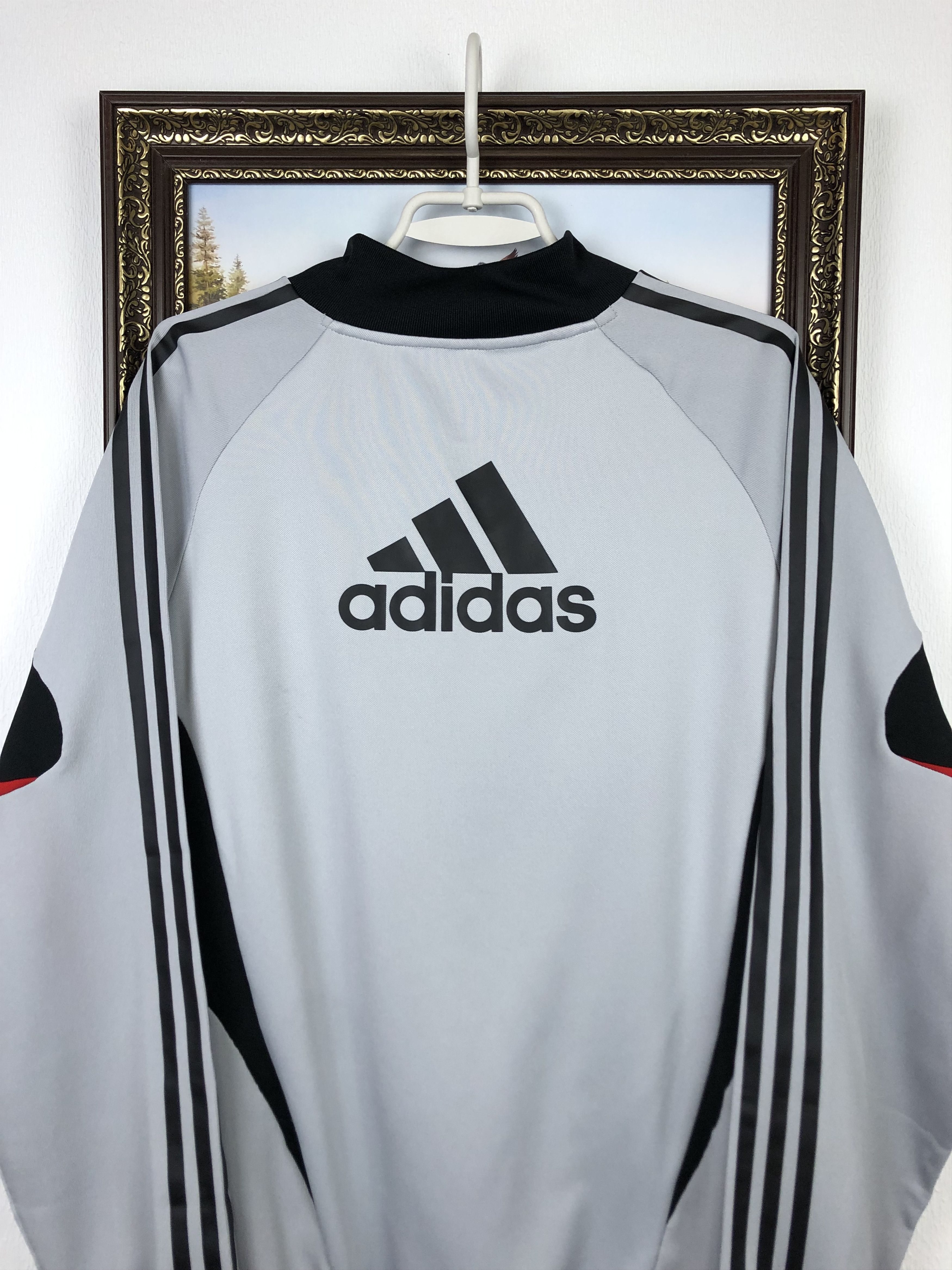 Adidas Vintage Adidas Liverpool Football Sweatshirt Soccer Track Size US L / EU 52-54 / 3 - 9 Thumbnail