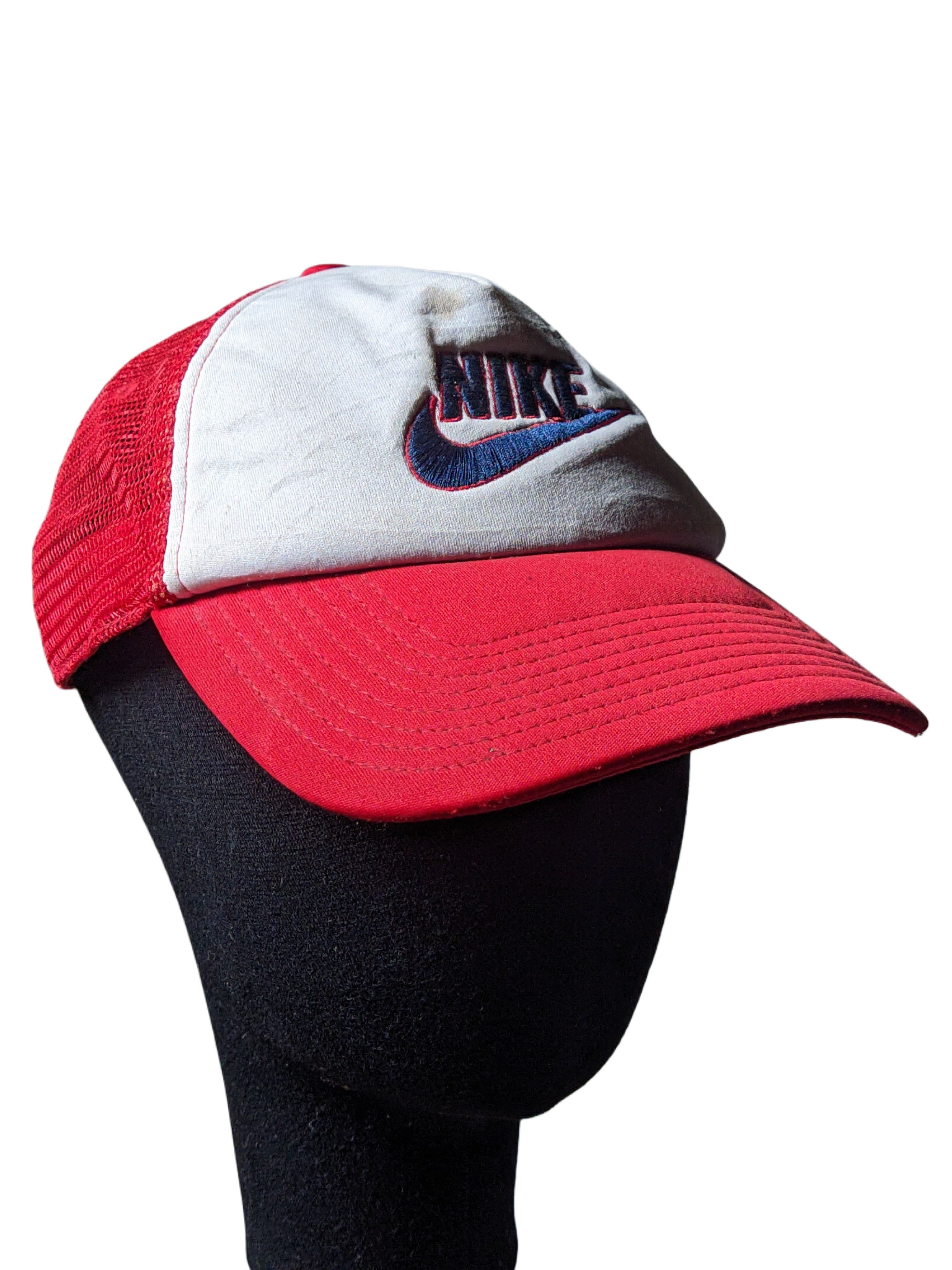 Nike Vintage Y2k Nike Snapback Tracker Cap Embroidery Logo Size ONE SIZE - 1 Thumbnail