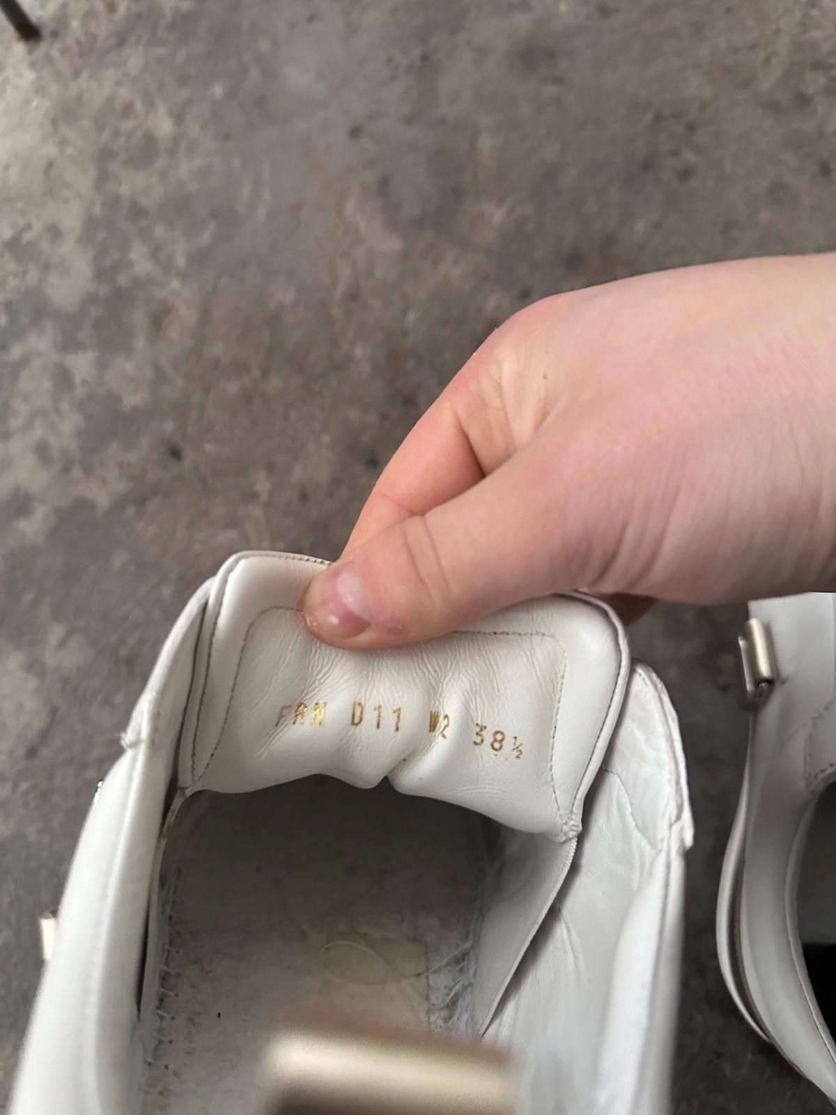 Valentino Valentino Garavani White Leather Gold Buckle Trainers 38.5 Size US 5.5 / IT 35.5 - 8 Thumbnail