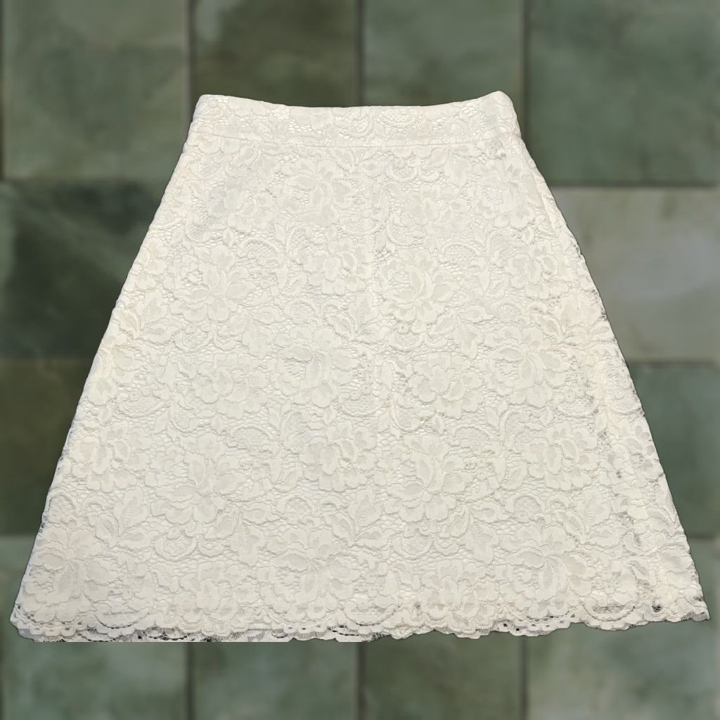 Vintage Kate Spade White Floral Lace Overlay A-Line Knee Length Skirt sz 4 Women's Skirt White Floral Lace Overlay A-Line Knee Length 4 Womens Kate Spade Size 27" / US 4 / IT 40 - 1 Thumbnail