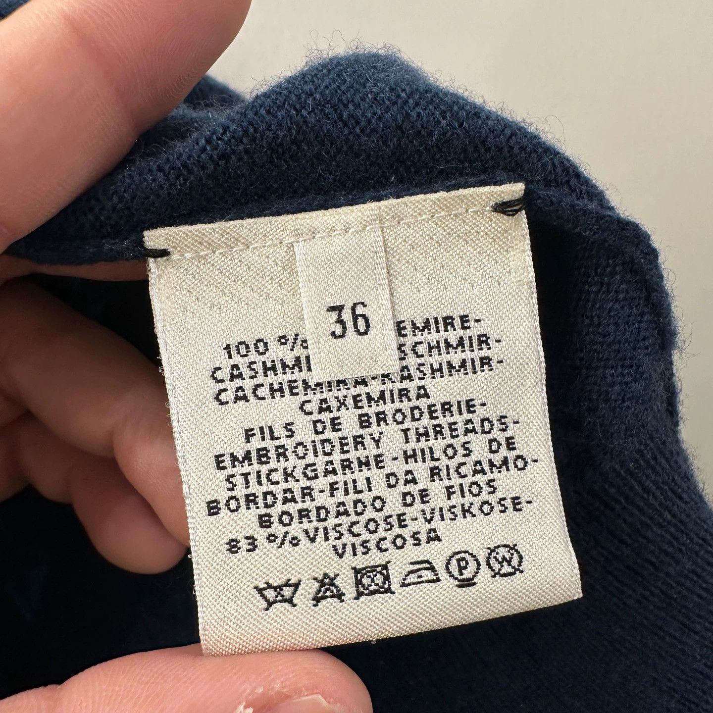 Hermes Hermes mar323 embroidered cashmere short sleeve 36 Size XS / US 0-2 / IT 36-38 - 4 Thumbnail