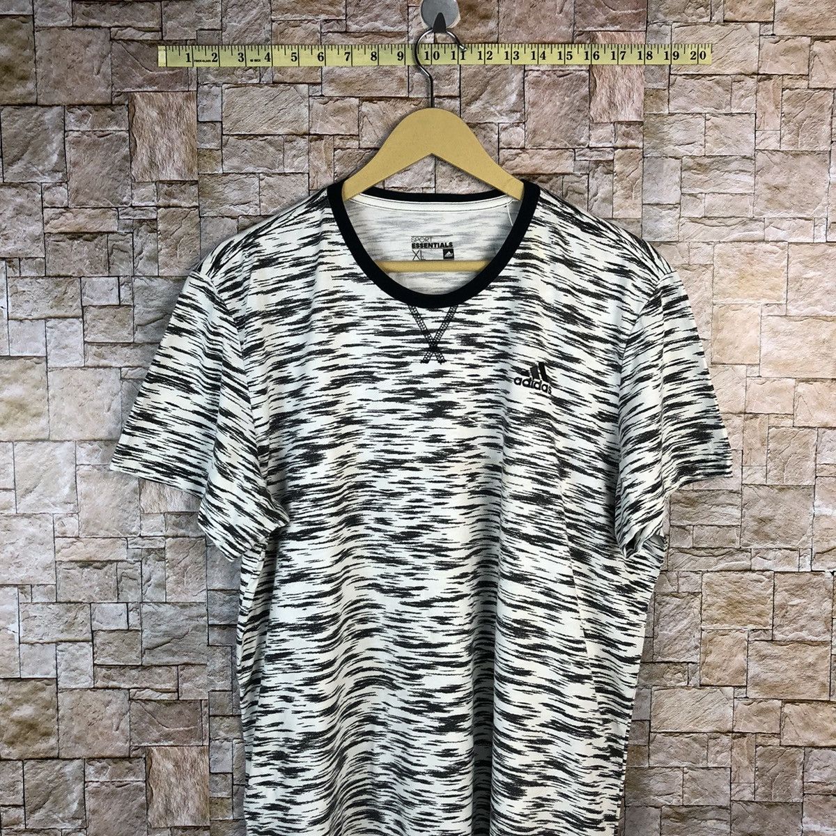 Adidas Adidas camo White T-Shirt #A529 Size US XL / EU 56 / 4 - 2 Thumbnail