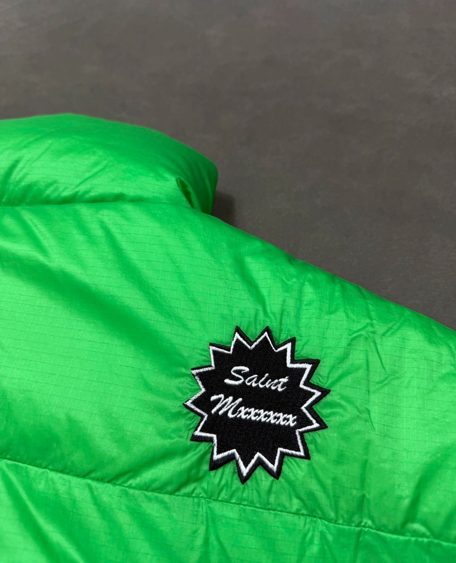 Saint Laurent Paris Saint Michael Down Jacket with Embroidered Logo in Green Size US M / EU 48-50 / 2 - 5 Thumbnail