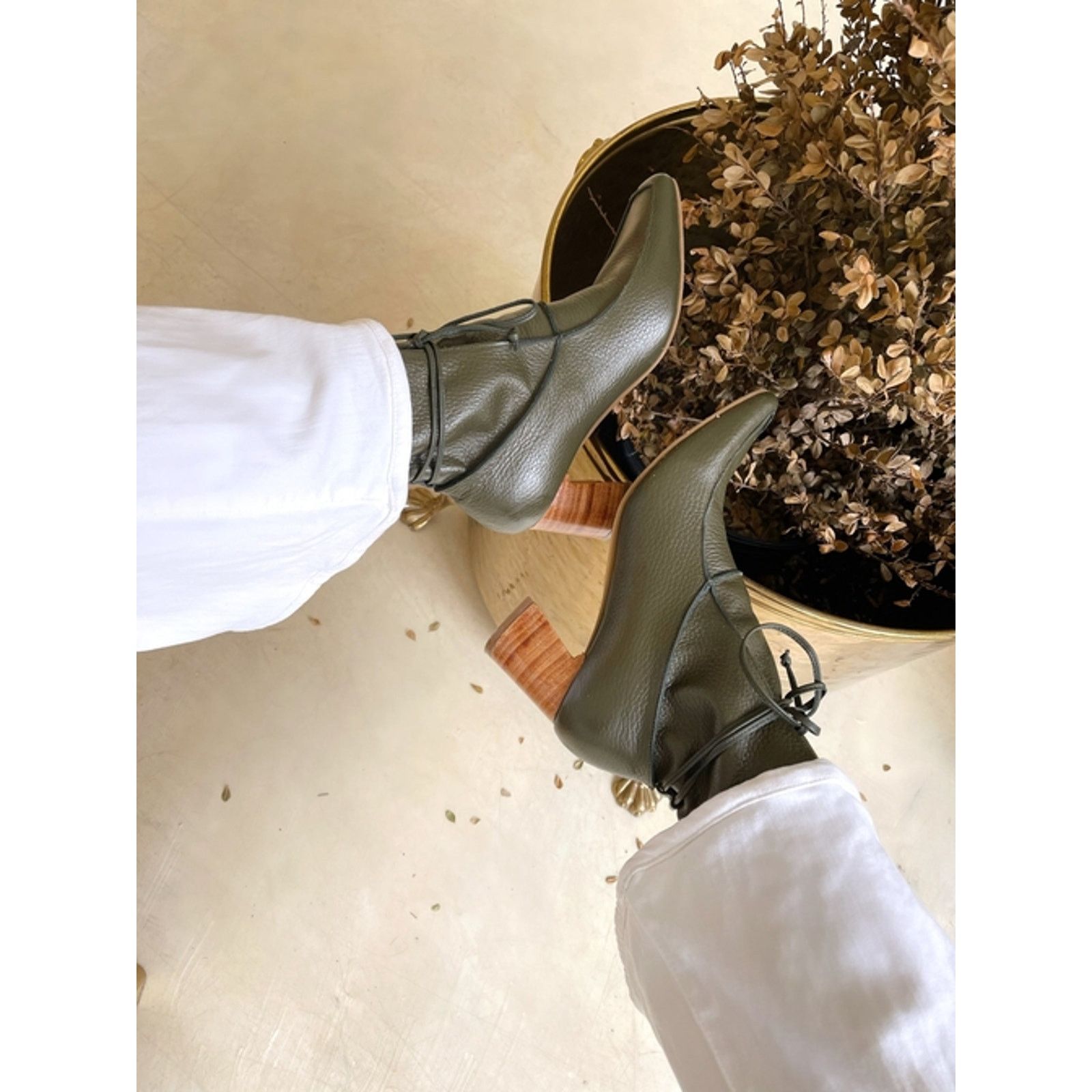 Anthropologie Stivali Size 41 (US 10/10.5) Olive Leather Ankle Boots Size US 10 / IT 40 - 2 Thumbnail