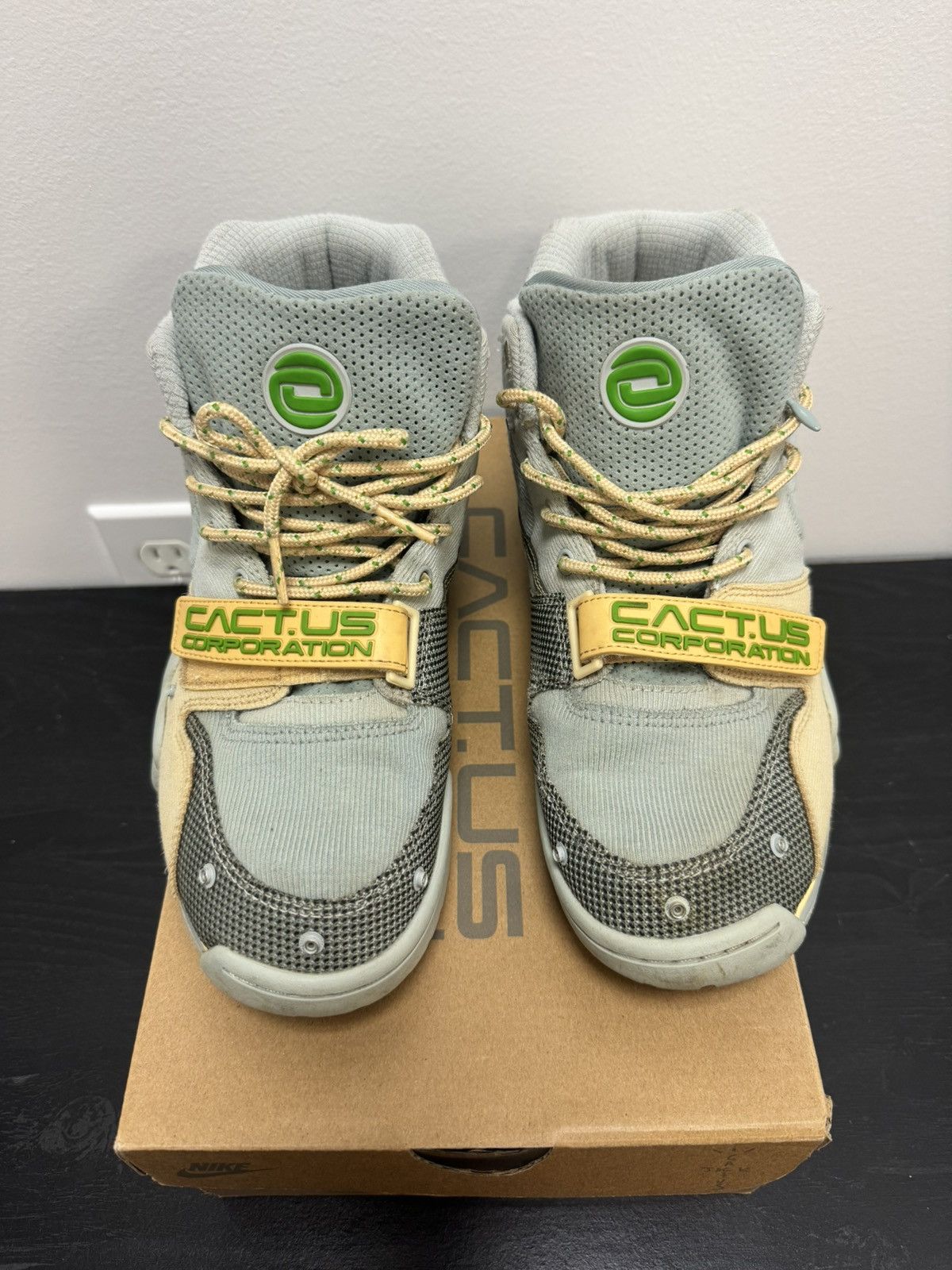 Nike Nike air trainer 1 Travis Scott grey haze Size US 9 / EU 42 - 3 Thumbnail