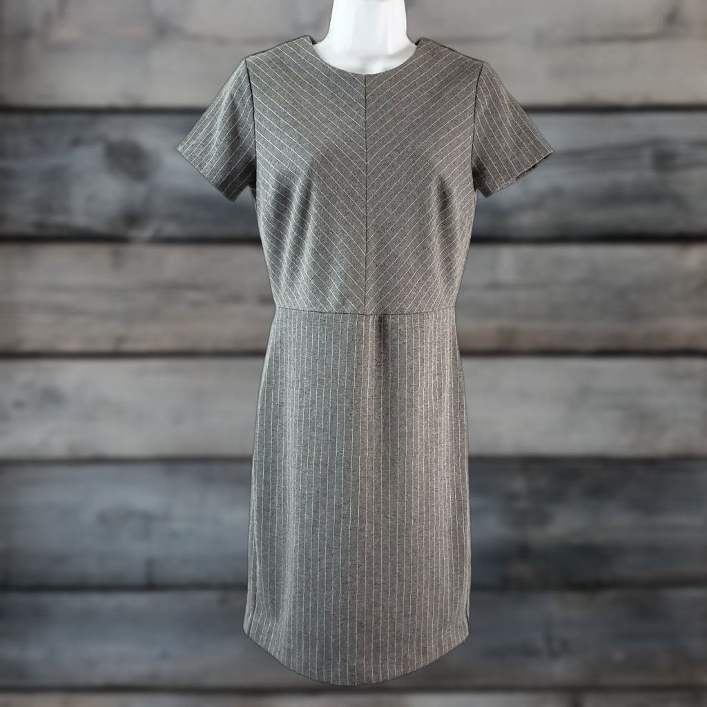Banana Republic Banana Republic Dress Womens Sz 2 Gray White Striped Short Sleeve Zips Size 26" / US 2 / IT 38 - 1 Thumbnail