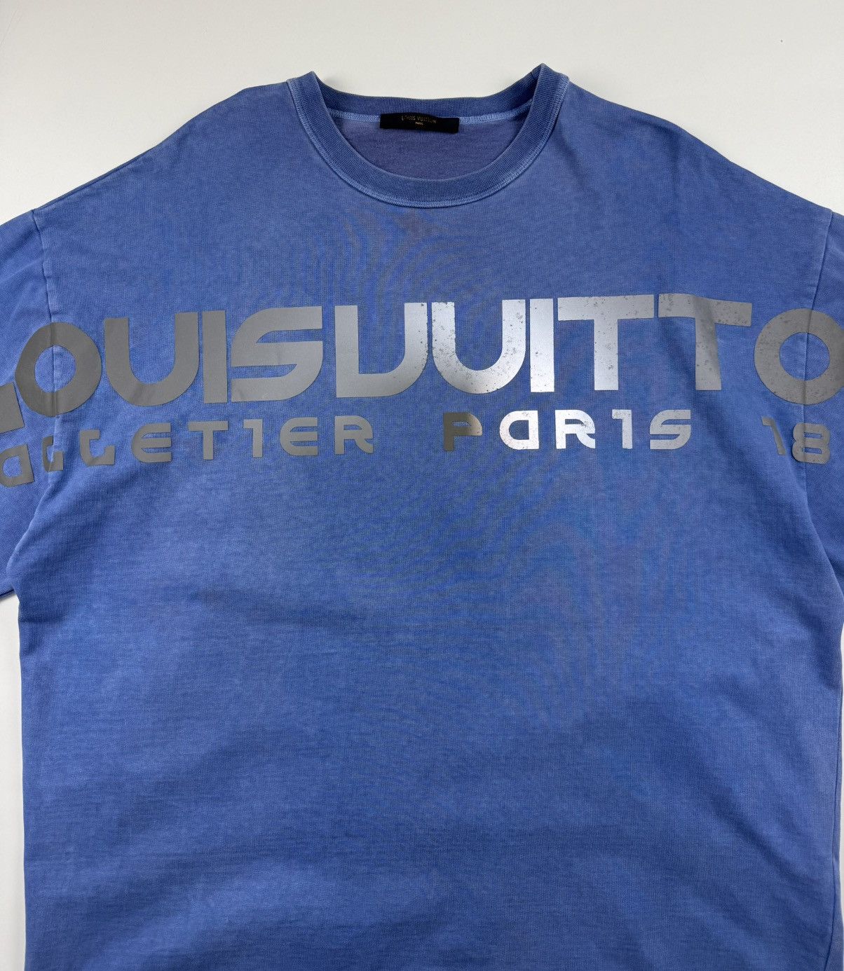 Louis Vuitton Louis Vuitton S/S’18 Oversized Reflective Logo Tee Size US M / EU 48-50 / 2 - 5 Thumbnail