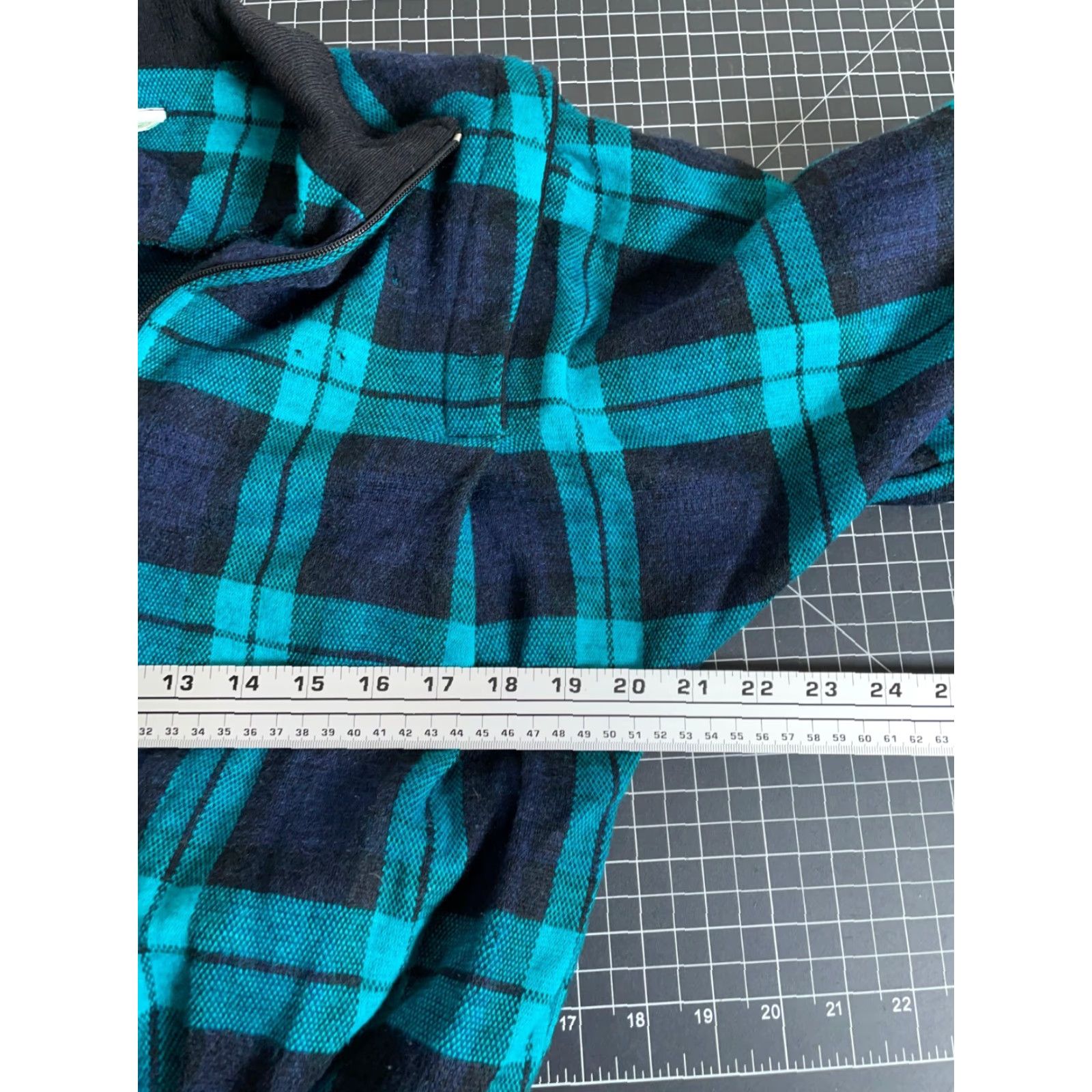 Vintage VINTAGE 80s Men's Full-Zip Cardigan Sweater Adults Small Plaid Knit Lightweight Made in USA Size US S / EU 44-46 / 1 - 6 Thumbnail