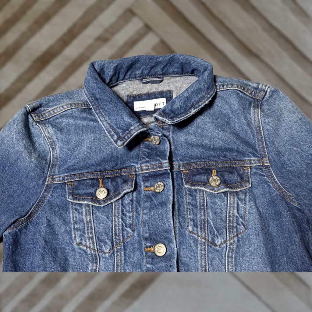 Ann Taylor LOFT Women XS Blue Stretch Denim Trucker Jacket, Regular, Button Closure, Casual, Jeans, Denims, Trucker Jacket Size 26" / US 2 / IT 38 - 1 Thumbnail