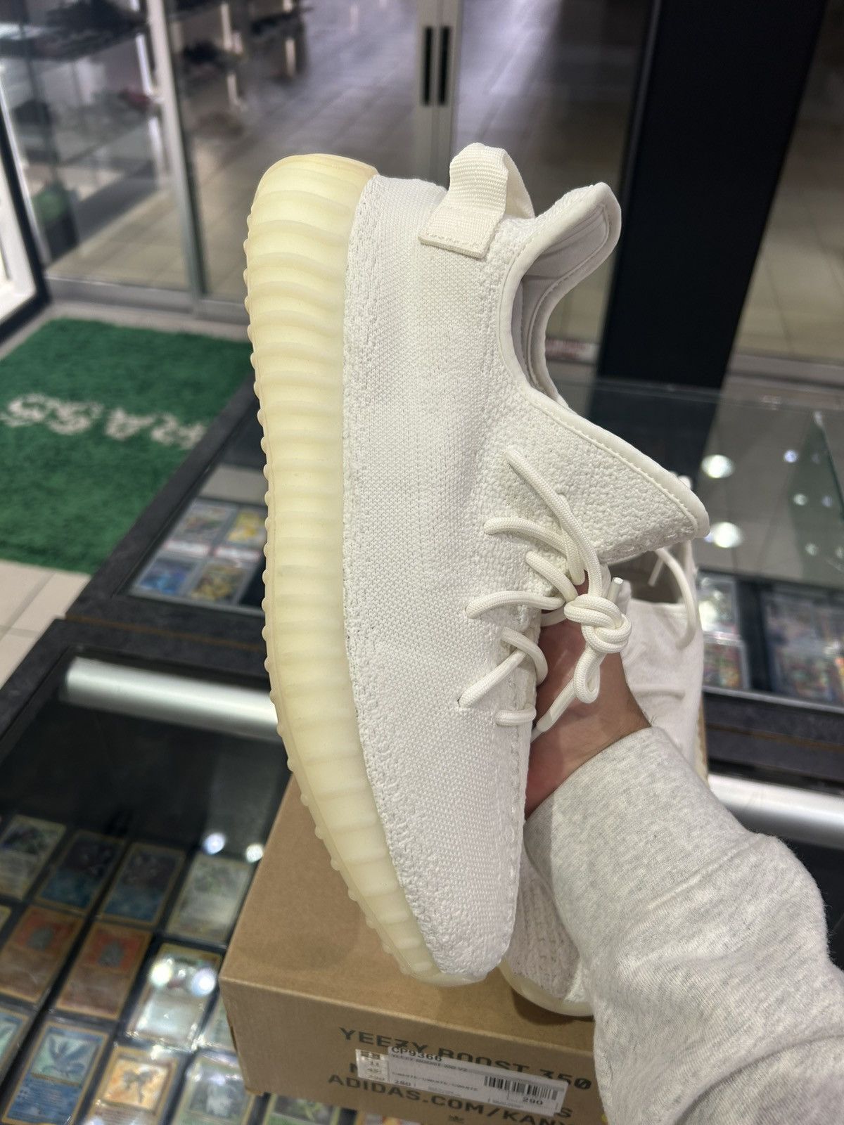 Adidas Yeezy 350 Cream 2018 Size US 11 / EU 44 - 6 Thumbnail