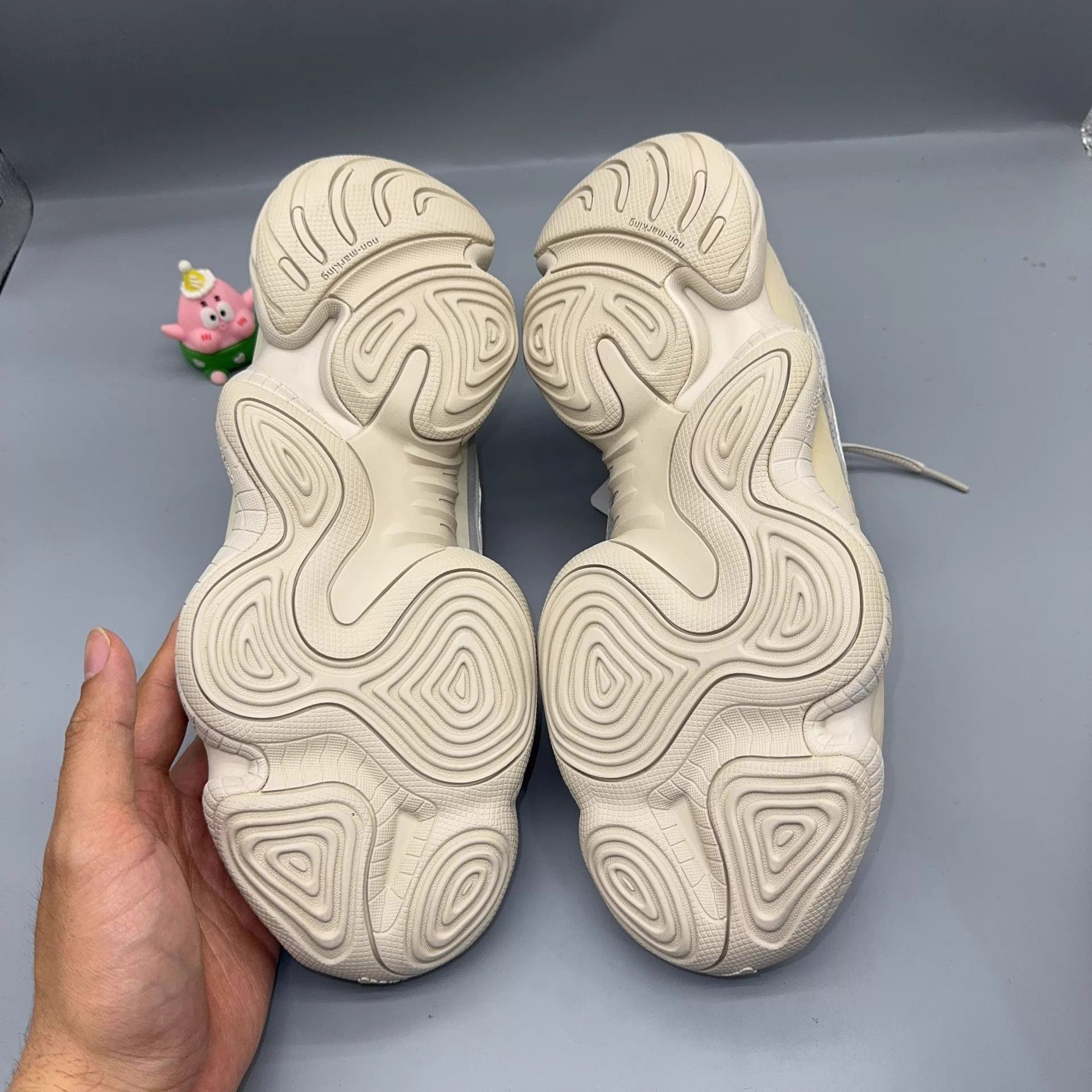 Adidas Adidas Yeezy 500 Cream White Size 42.5 Size US 9.5 / EU 42-43 - 4 Thumbnail