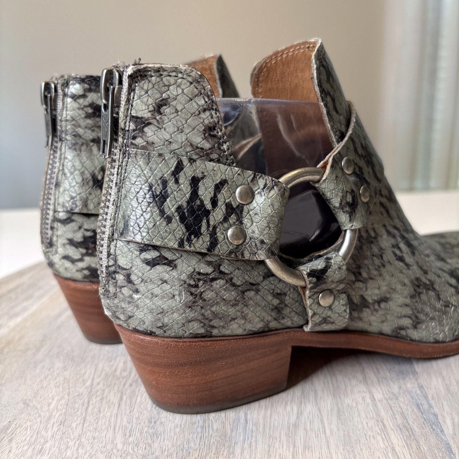 Frye Frye Ray Green Snake Print Leather Ankle Boots Size 7.5 Size US 7.5 / IT 37.5 - 7 Thumbnail