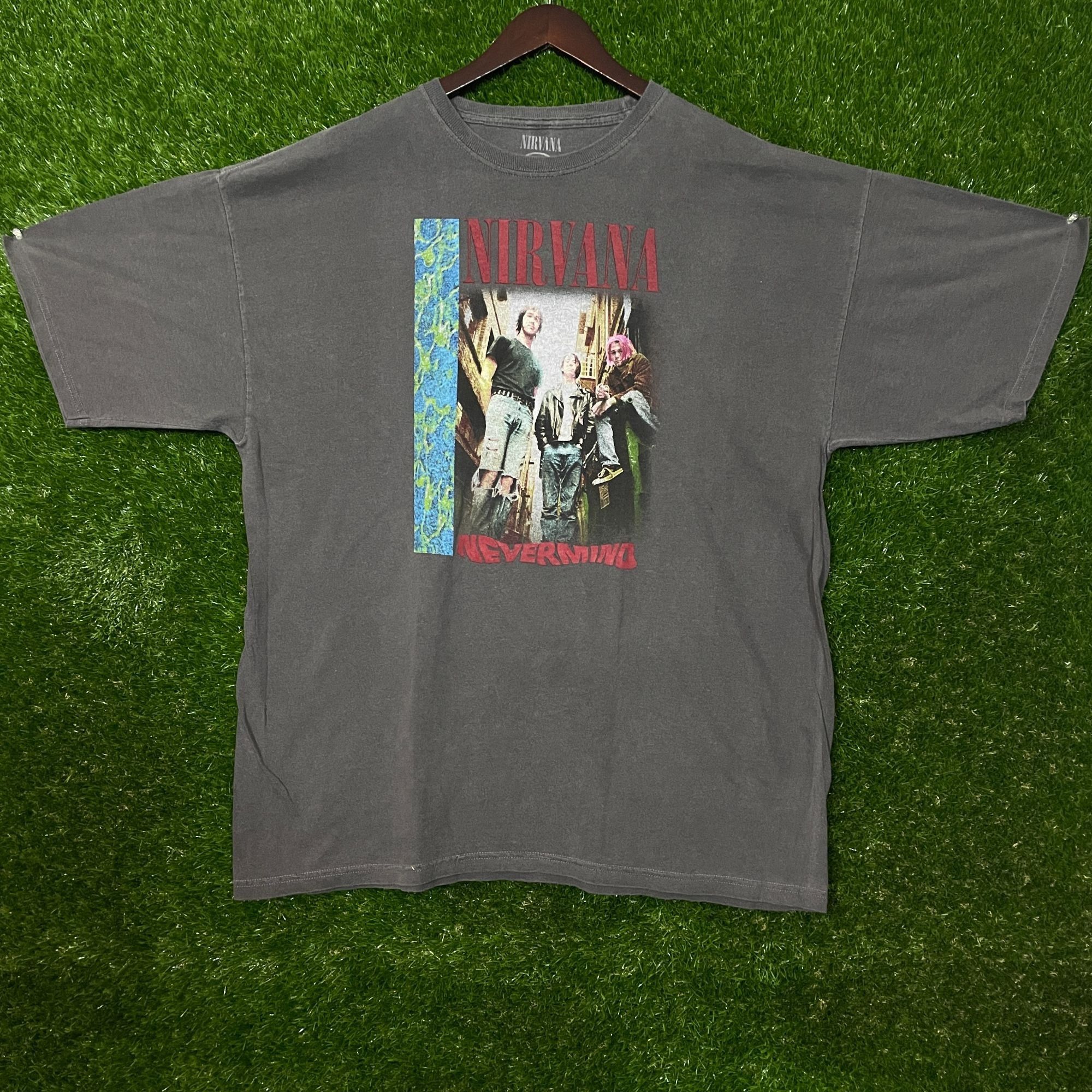 Nirvana Nirvana Nevermind Rock Album T-shirt, size 2XL Size US XXL / EU 58 / 5 - 1 Thumbnail