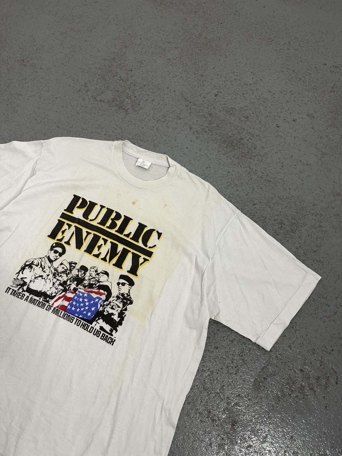 Band Tees Vintage Public Enemy It Takes A Nation Of Millions Band Tee Size US L / EU 52-54 / 3 - 3 Thumbnail