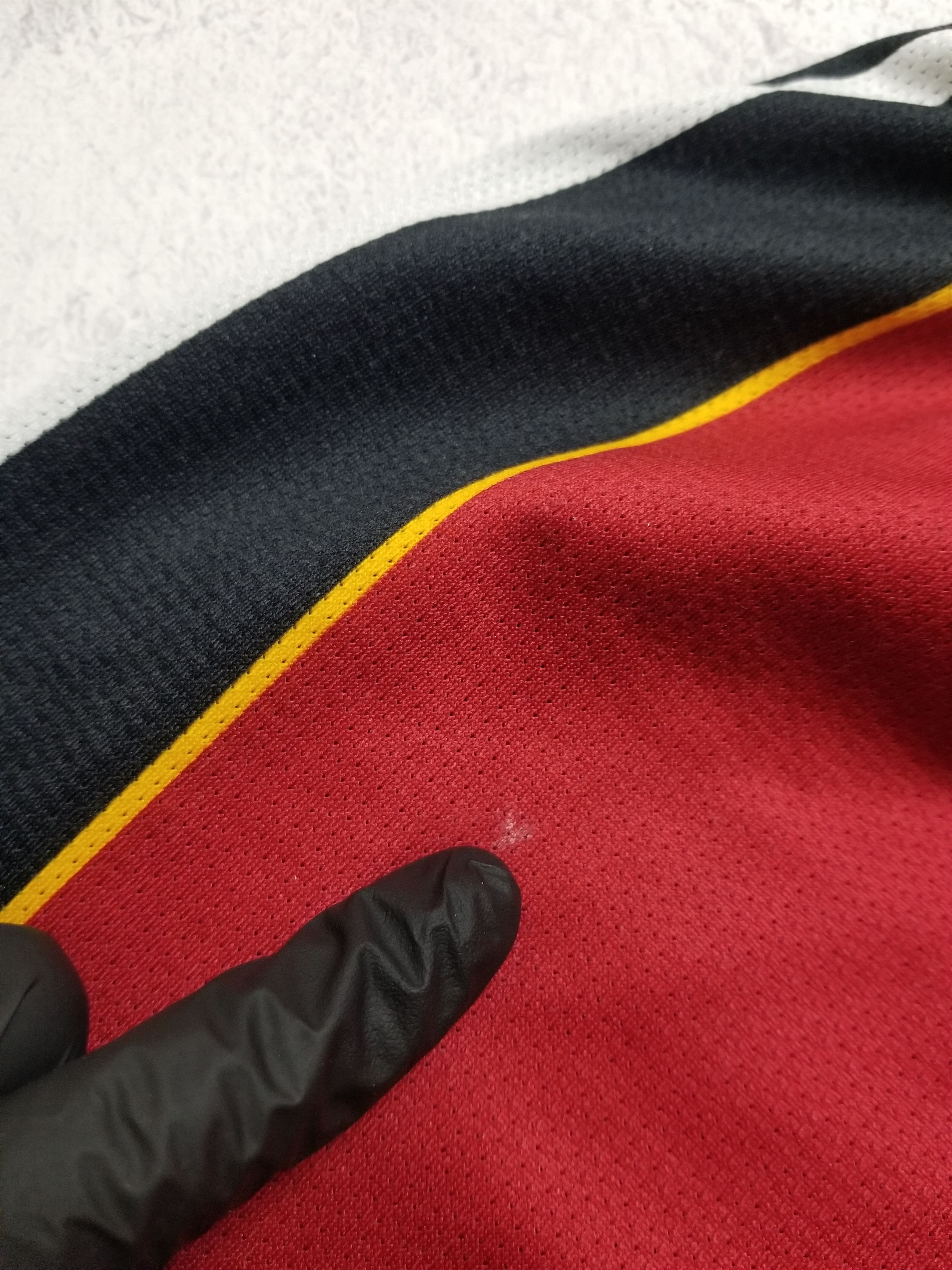 Champion Vintage Champion Miami Heat NBA Basketball Shorts Size M Size US 32 / EU 48 - 9 Thumbnail