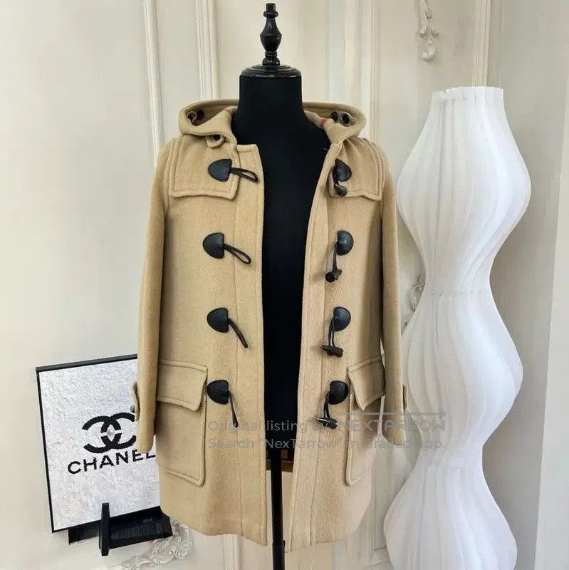 Burberry Burberry Women's Wool Coat in Khaki. Size M / US 6-8 / IT 42-44 - 1 Thumbnail