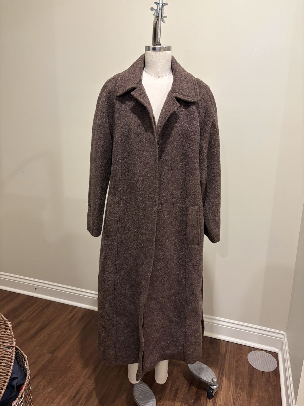 Vintage Llama wool brown coat with tortoise shell buttons Size M / US 6-8 / IT 42-44 - 2 Thumbnail