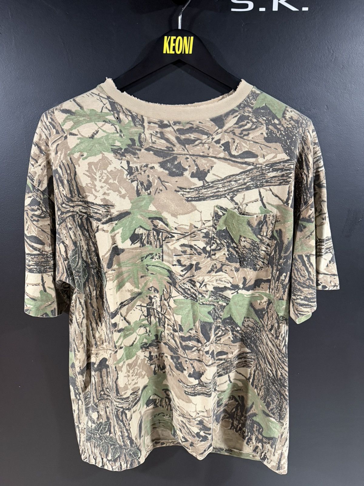 Vintage 1990s Vintage Camo Grunge Distressed Single Stitch Tee XL Size US XL / EU 56 / 4 - 2 Thumbnail