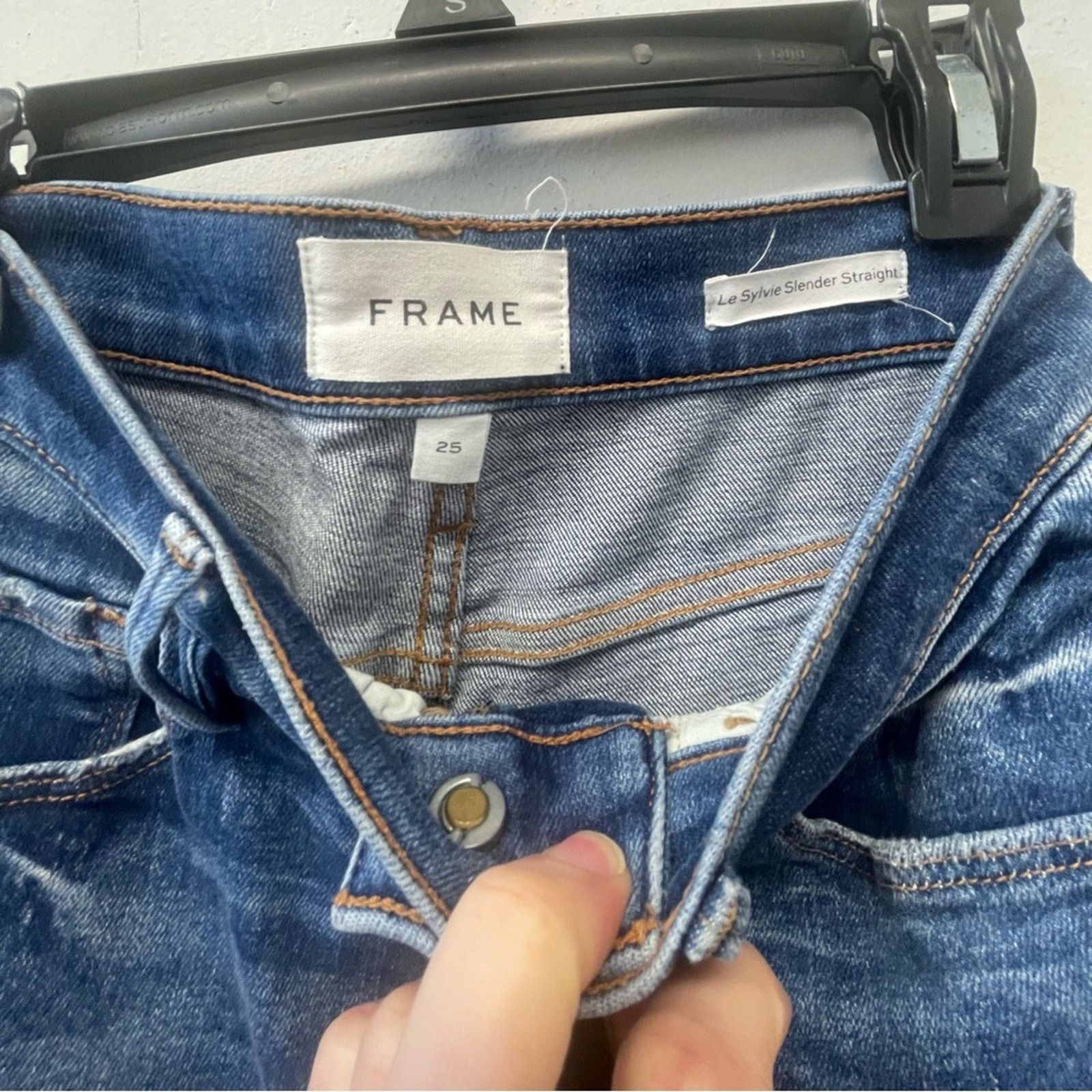 Frame NEW Frame Le Sylvie Slender Straight Distressed Jeans size25 Size 25" / US 0 / IT 36 - 5 Thumbnail