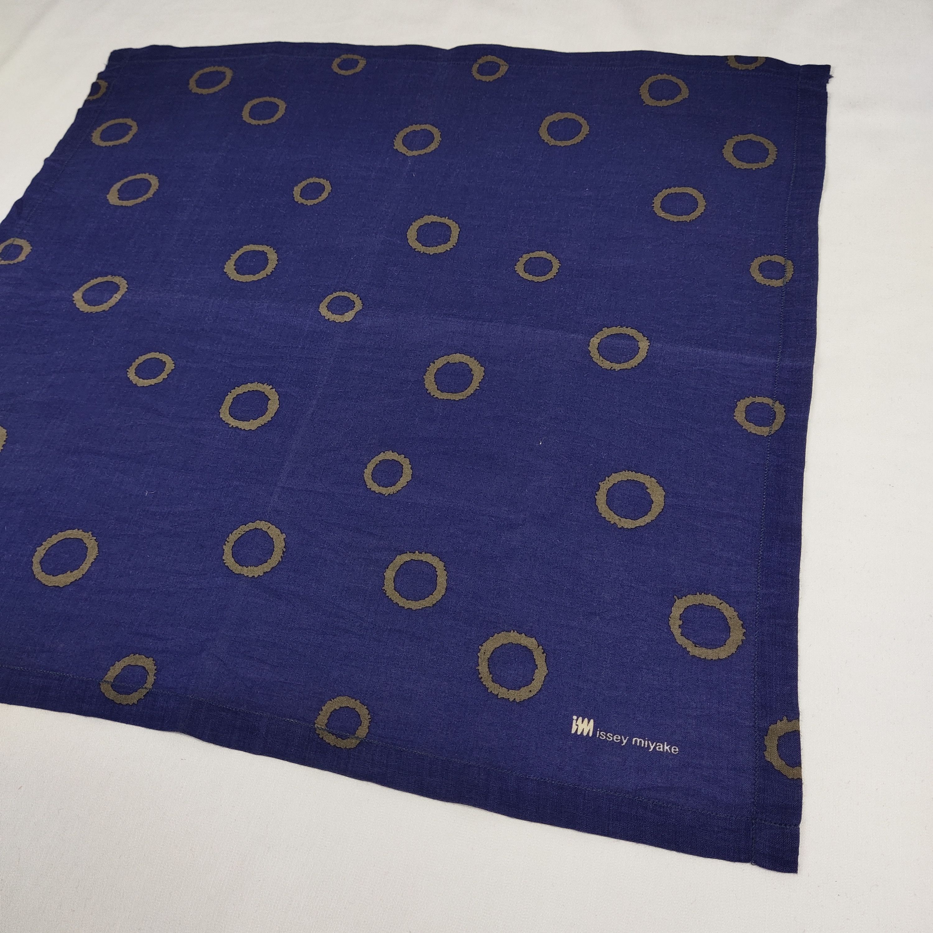 Vintage Issey Miyake Handkerchief / Neckerchief / Bandana FZ492 Size ONE SIZE - 4 Thumbnail