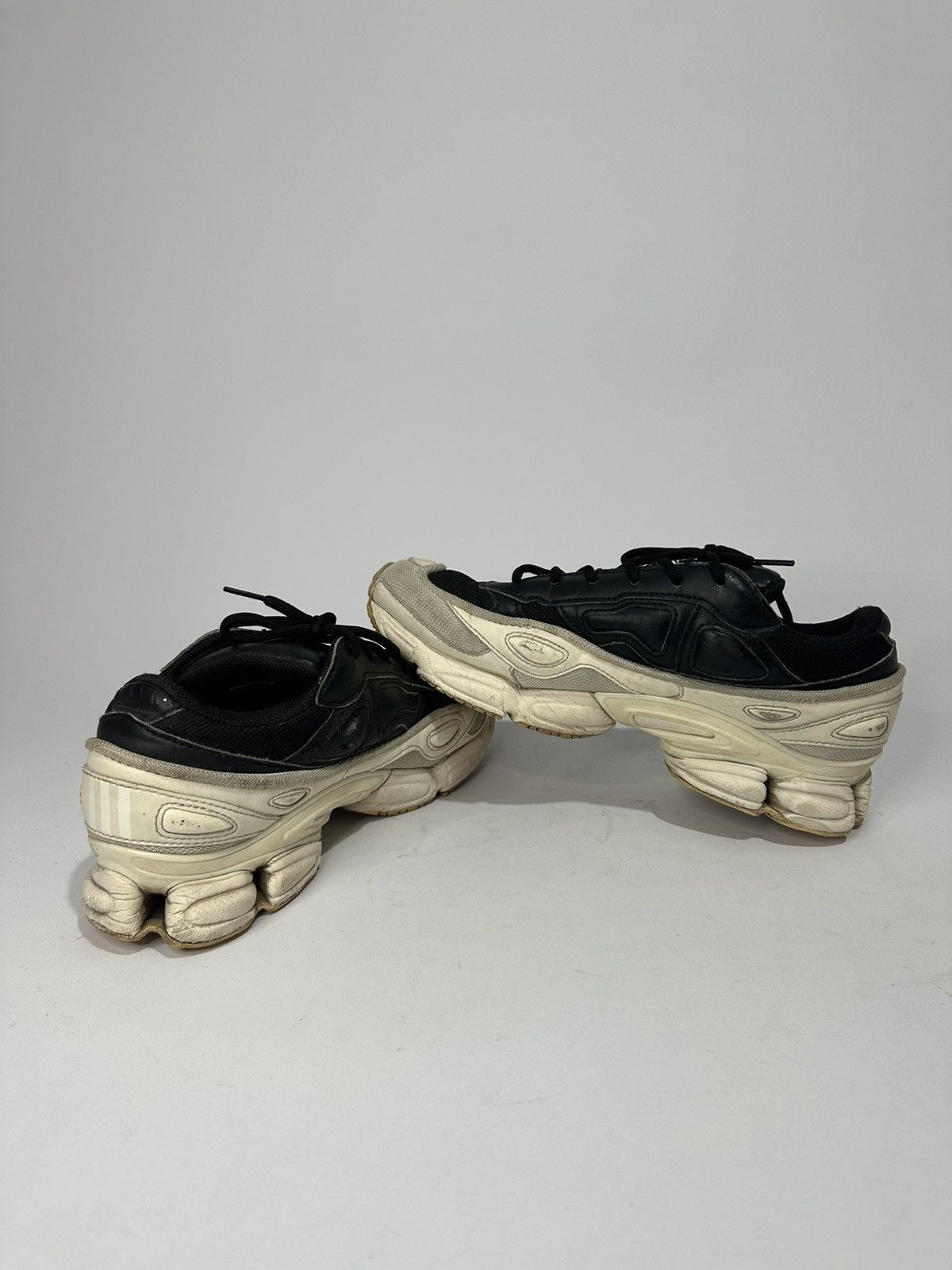 Adidas × Raf Simons Adidas X Raf Simons Ozweego 2 Cream White Low Top Sneakers. Size US 7 / EU 40 - 4 Thumbnail