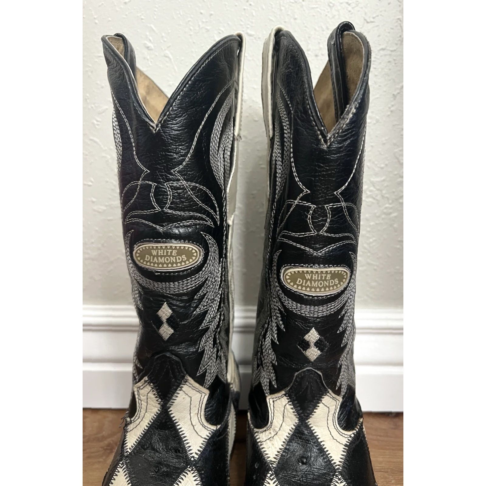 Vintage VINTAGE White Diamonds Boots Cowboy Boot Mens 6 Black Leather Western Mid-Calf Check Pattern Pointed Toe Size US 6 / EU 39 - 6 Thumbnail