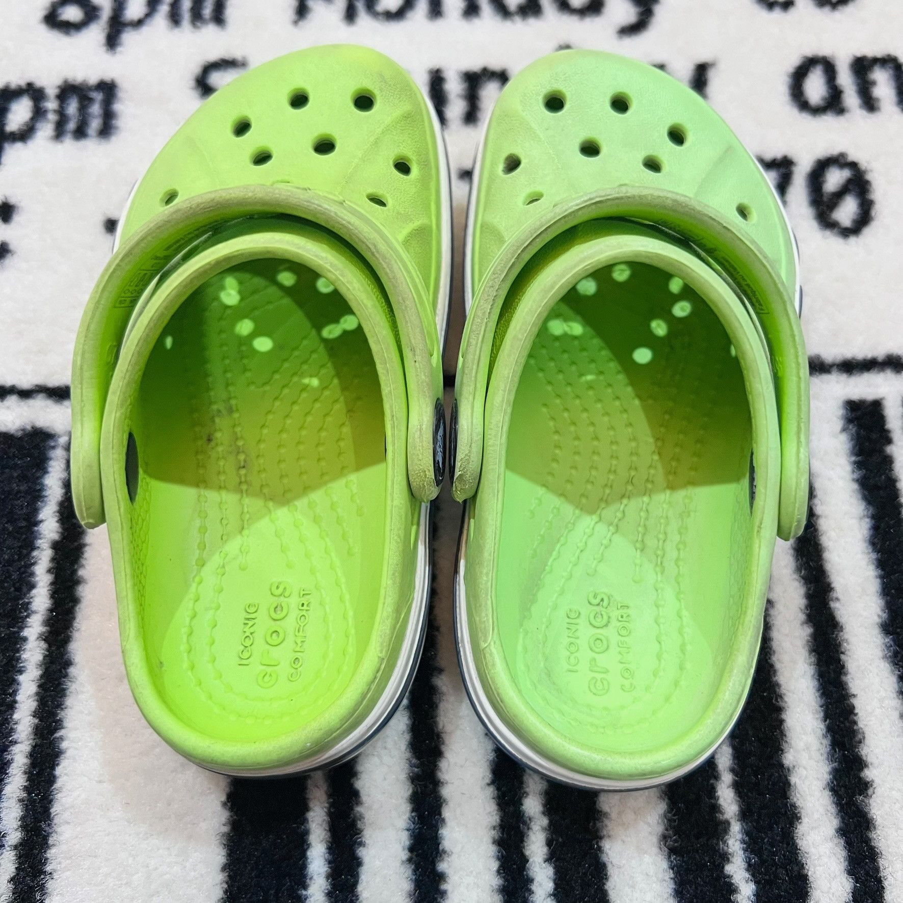 Crocs Kids Crocs Lime Green Size 7C Boys Girls Clogs Size US 7 / EU 40 - 6 Thumbnail