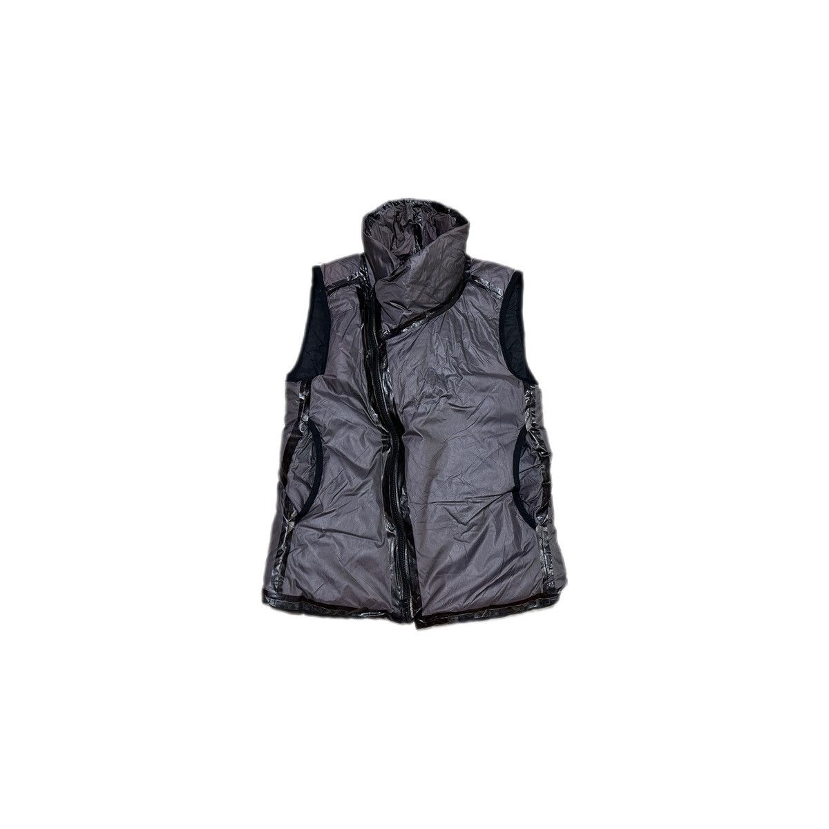The Viridi-anne 🔥Sample Aw10 The Viridi-Anne Asymmetric Down Vest Tape Seam Size US M / EU 48-50 / 2 - 1 Thumbnail