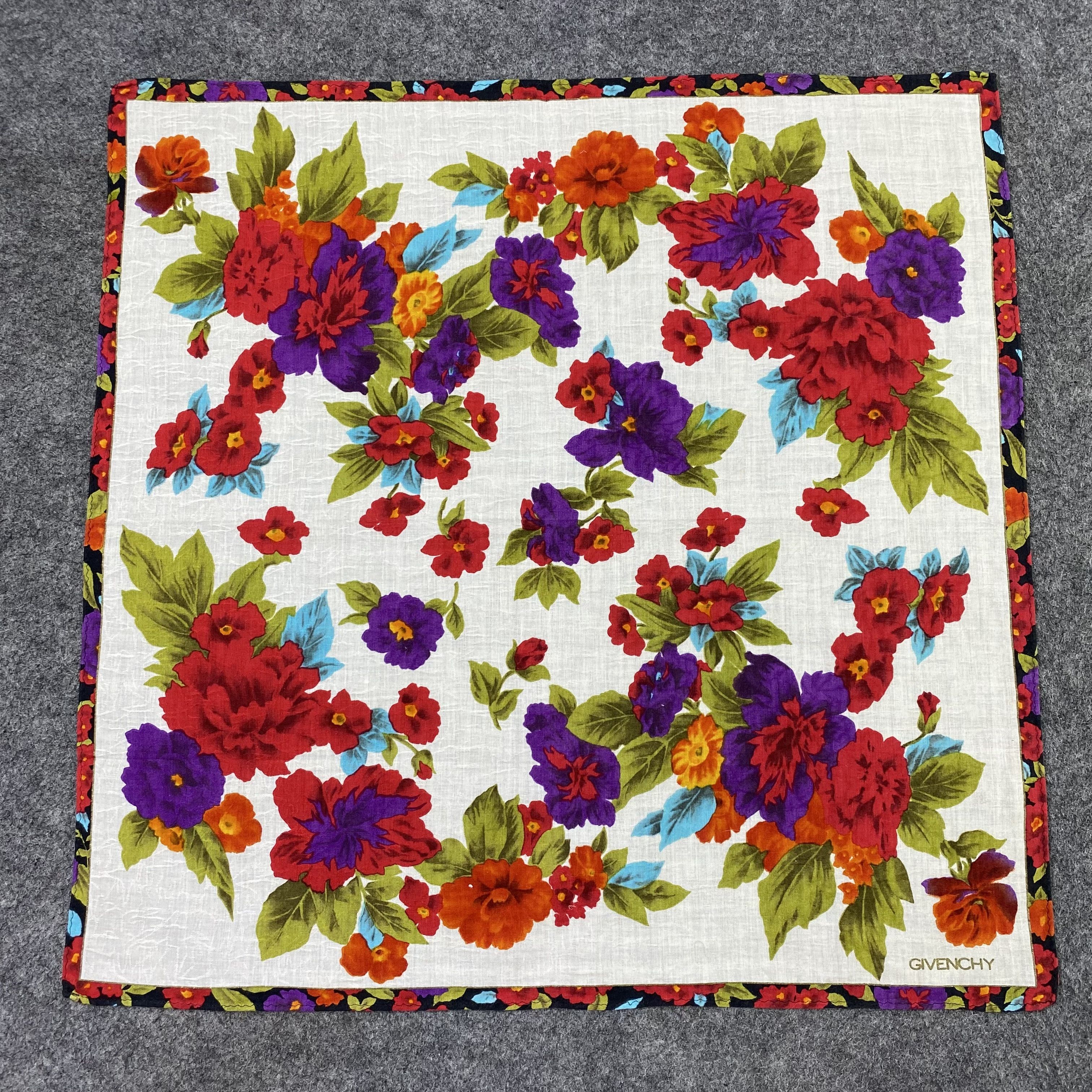 Givenchy Givenchy Handkerchief Neckerchief Bandana-B1792 Size ONE SIZE - 3 Thumbnail