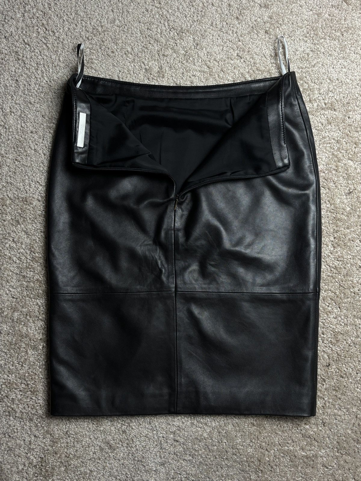 Hugo Boss Hugo Boss black leather midi pencil vintage skirt Size 28" / US 6 / IT 42 - 4 Thumbnail