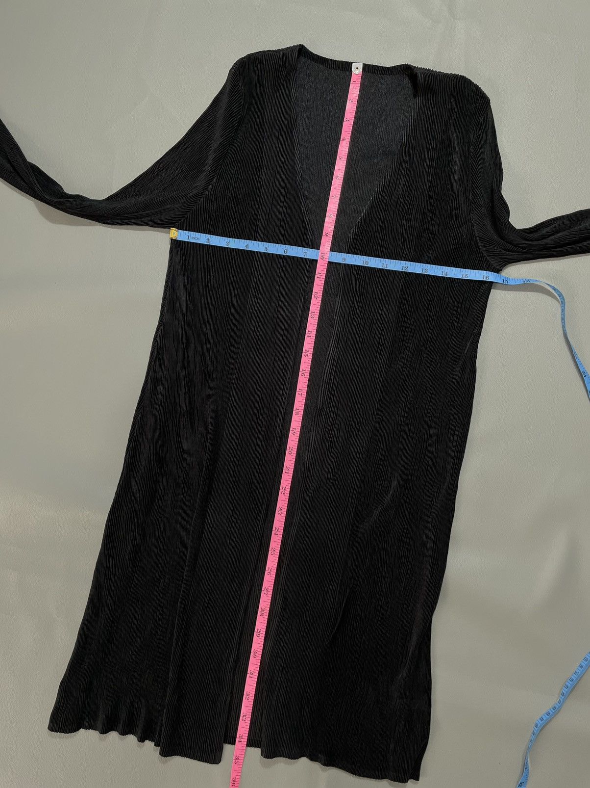 UNDEFINED BLACK CLOAK PLEATS CAPES ISSEY STYLE