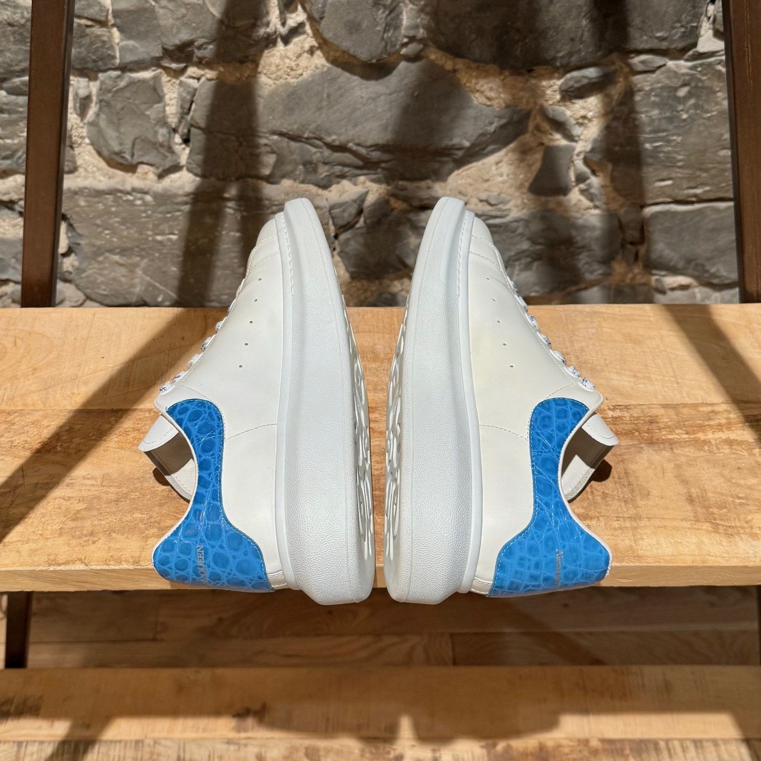 Alexander McQueen Alexander McQueen White Blue Croc Larry Oversized Sneakers Size US 9.5 / EU 42-43 - 9 Thumbnail