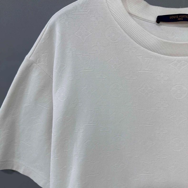 Louis Vuitton White Short Sleeve Louis Vuitton T -2505 Size M / US 6-8 / IT 42-44 - 3 Thumbnail