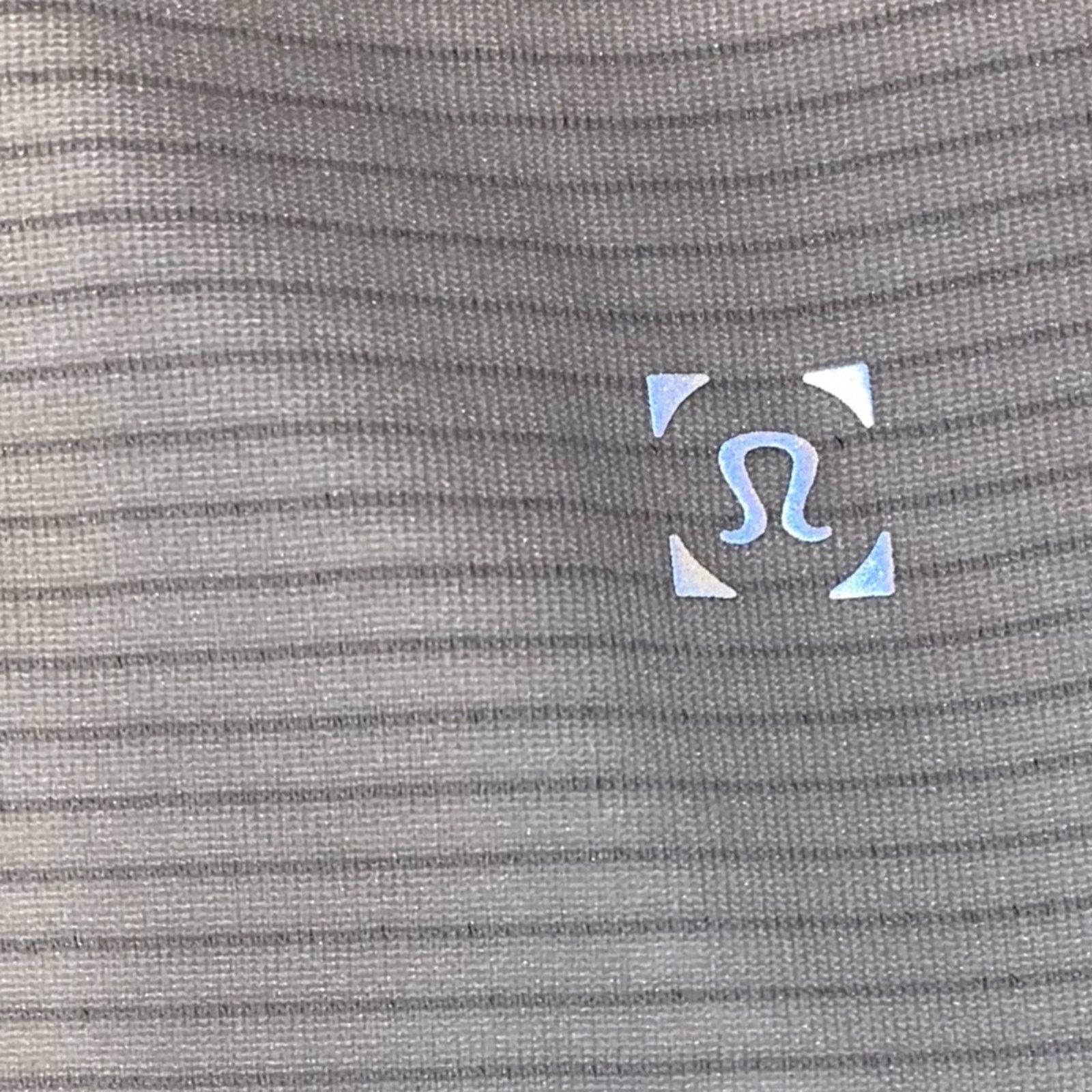 Lululemon LULULEMON Mens $78 Training Tech Shirt Sleeve Tee EUC MED Size US M / EU 48-50 / 2 - 9 Thumbnail
