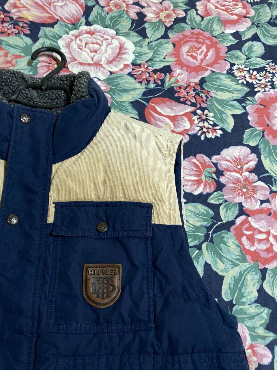 Tommy Hilfiger × Vintage Vintage brown Tommy Hilfiger hunting cargo utility vest Size US M / EU 48-50 / 2 - 11 Thumbnail