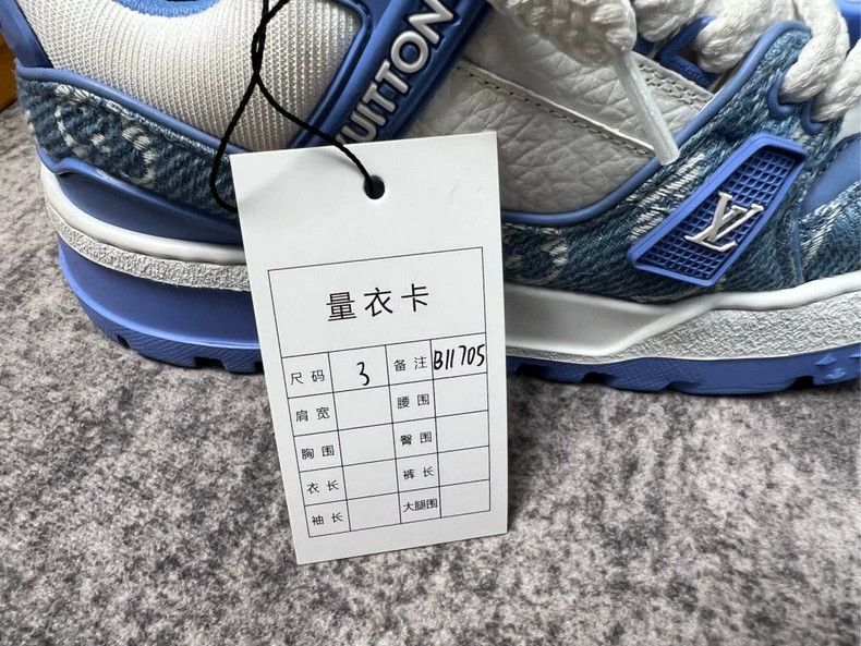 Louis Vuitton Louis Vuitton TRAINER Cowboy Old Flower White and Blue Fat Size US 5 / EU 37 - 8 Thumbnail