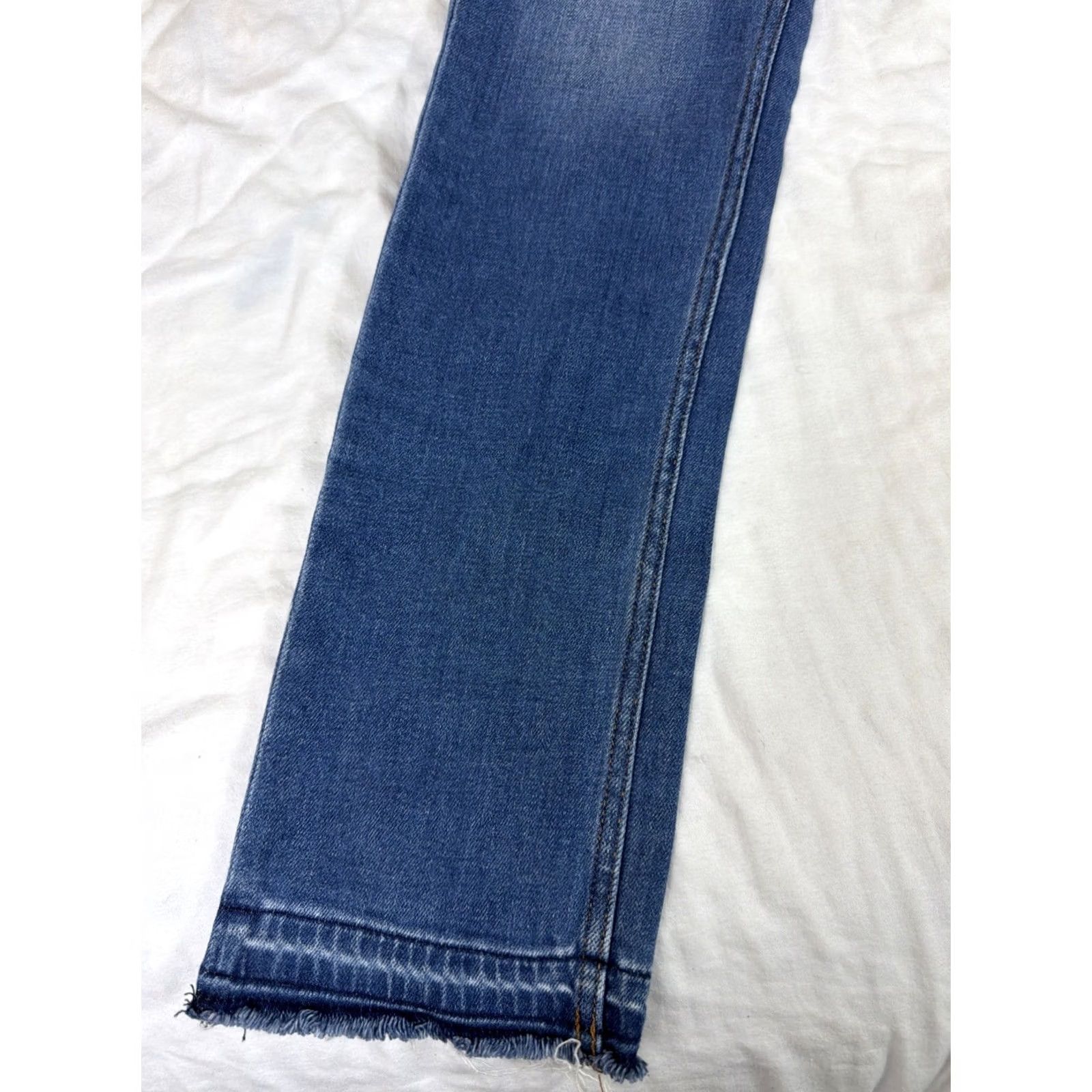 Vintage VIGOSS Jeans Women 28 Blue Denim Medium Wash Marley Straight Raw Hem Size 28" / US 6 / IT 42 - 3 Thumbnail