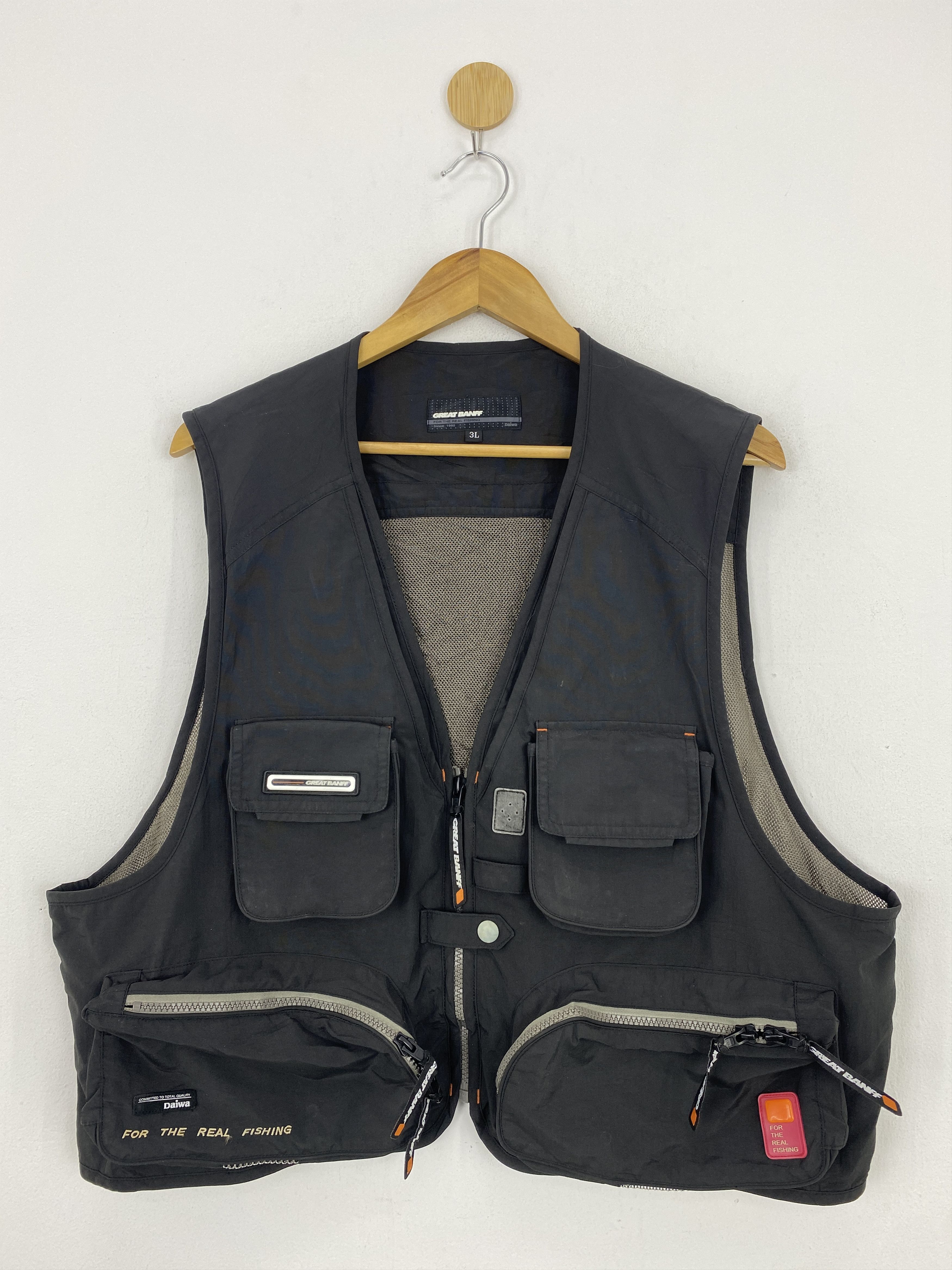 image of Vintage Daiwa Great Banff Multi Pocket Tactical Fishing Vest in Black, Men's (Size 2XL)