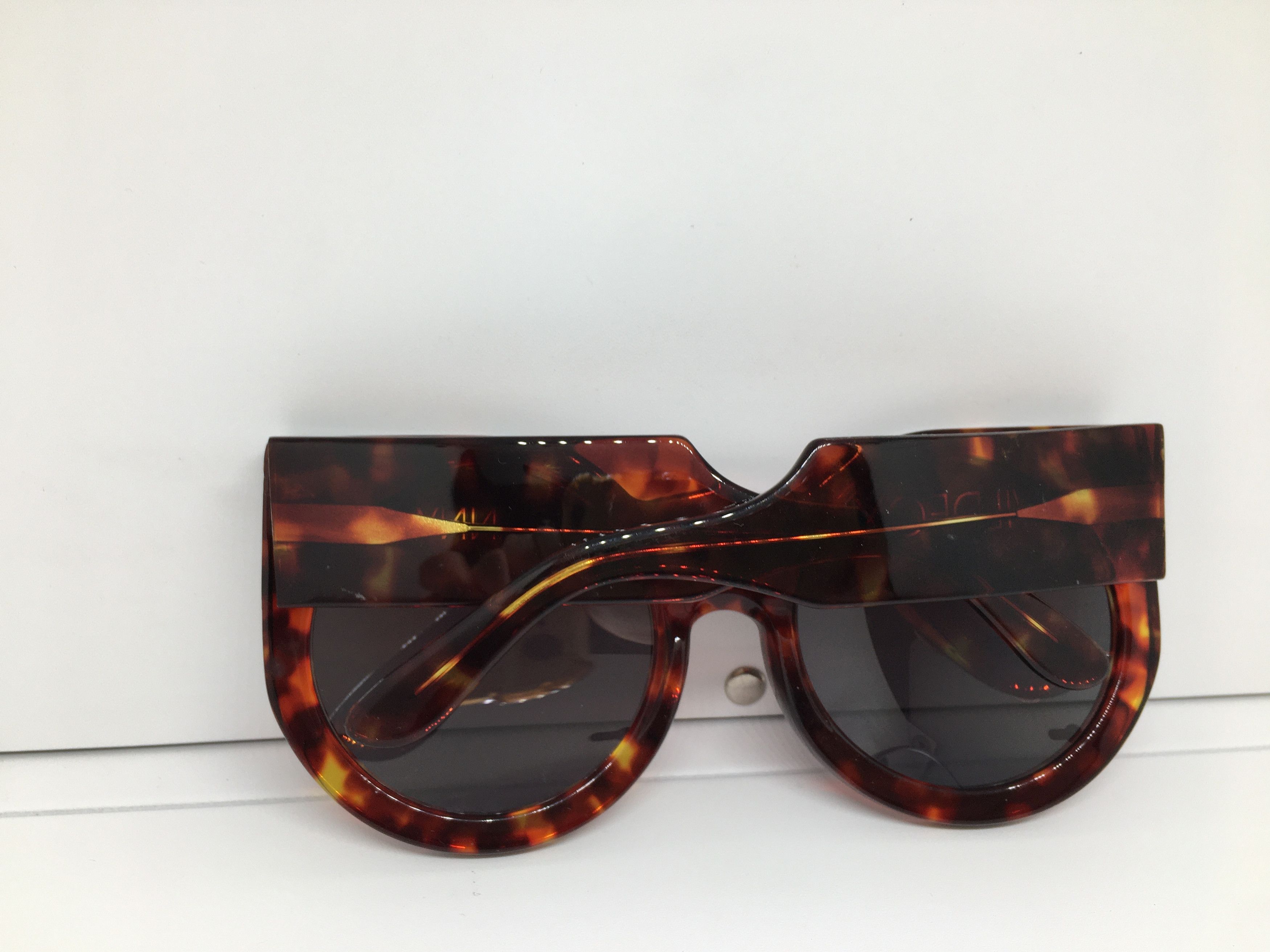 Wildfox WildFox Granny Handmade Tortoise Oversize Sunglasses Round Size ONE SIZE - 8 Thumbnail