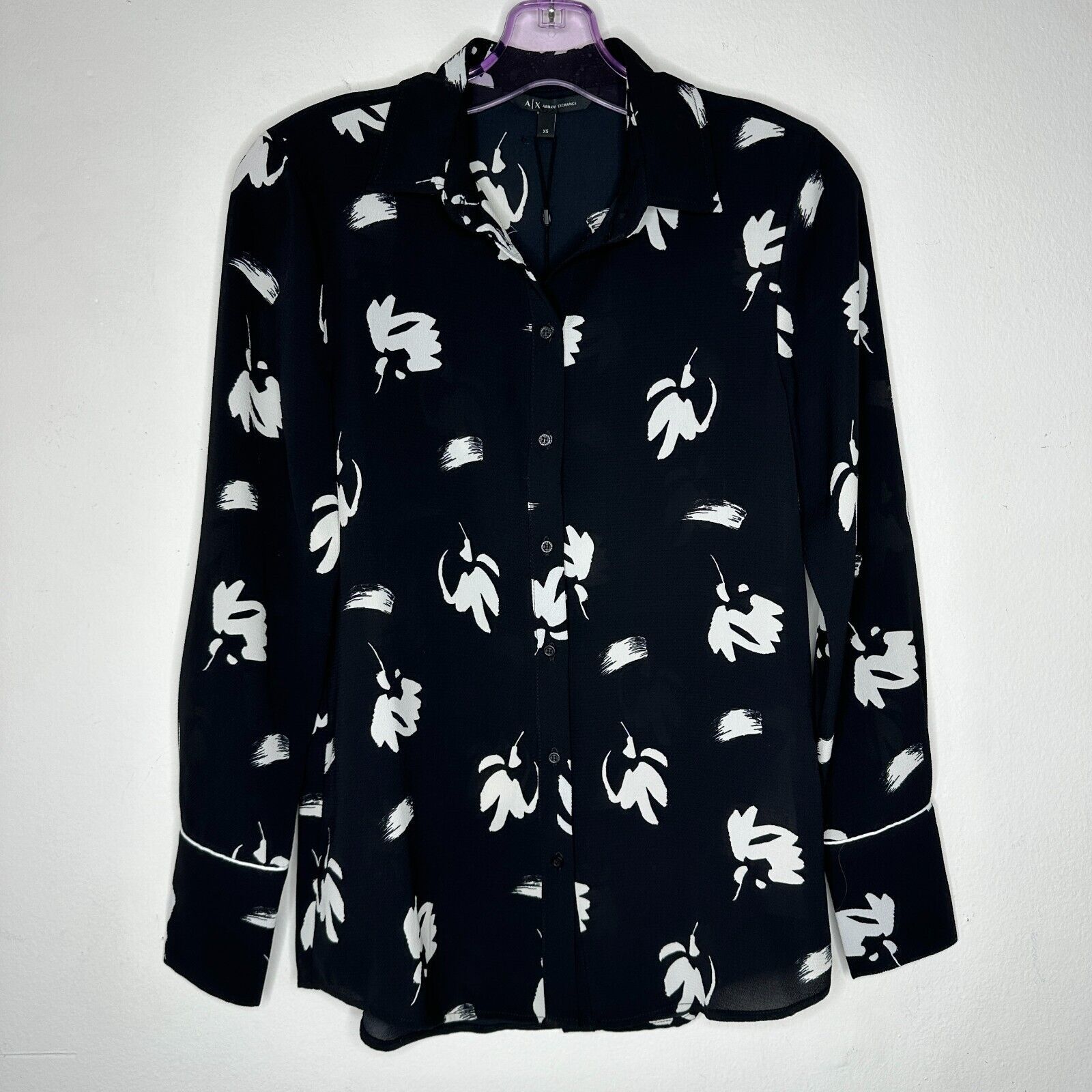 Armani Exchange NWT Armani Exchange Black White Floral Long Sleeve Button XS Size XS / US 0-2 / IT 36-38 - 2 Thumbnail