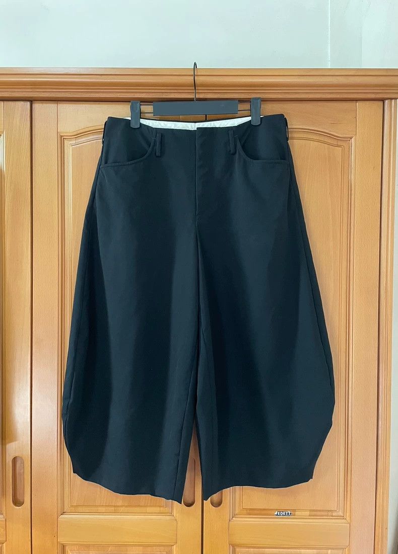 Comme des Garcons Comme Des Garcons 28Black cropped pants 2502-Nextarrow Size US 28 / EU 44 - 1 Thumbnail