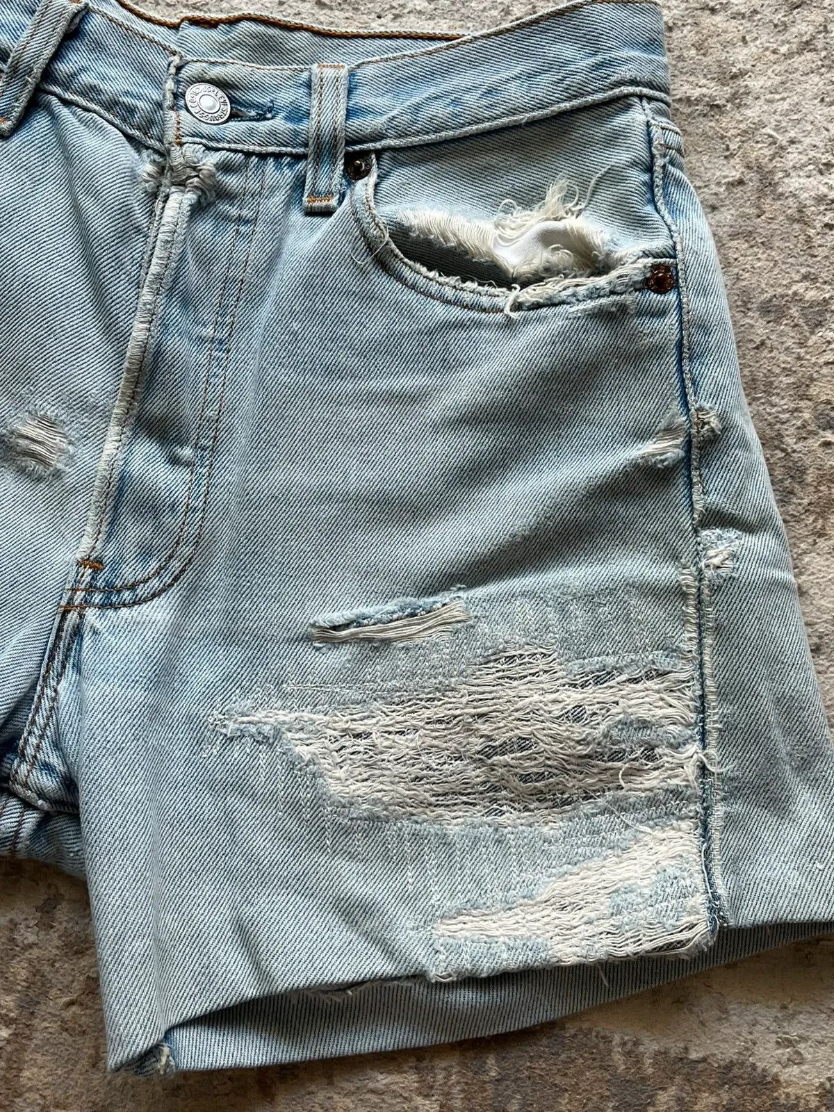 Levi's Levi’s Women Shorts Sz W 28 Made in USA Denim Distressed Size 28" / US 6 / IT 42 - 3 Thumbnail