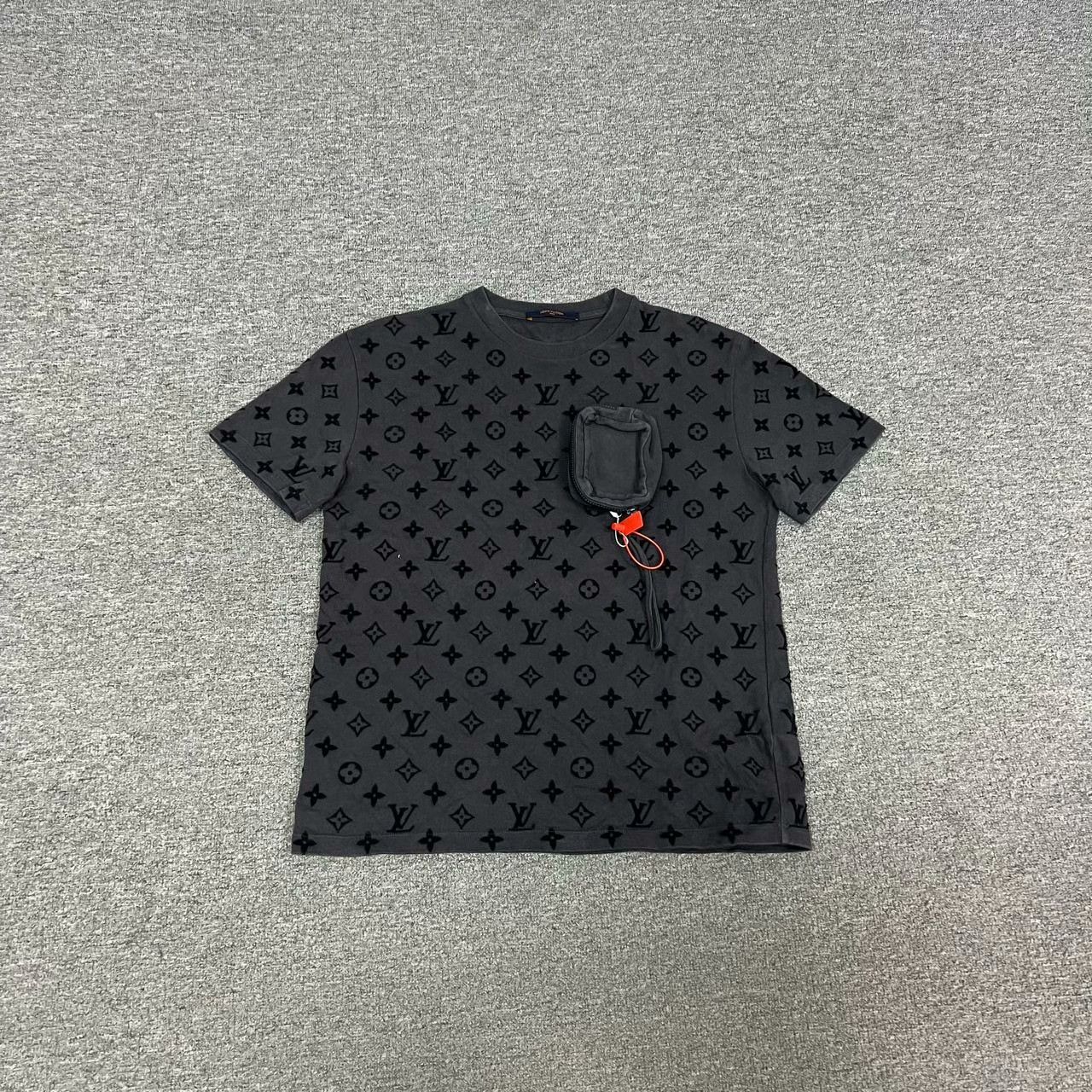 Louis Vuitton Louis Vuitton Monogram Flocked Print Pocket T-shirt Size US M / EU 48-50 / 2 - 1 Thumbnail