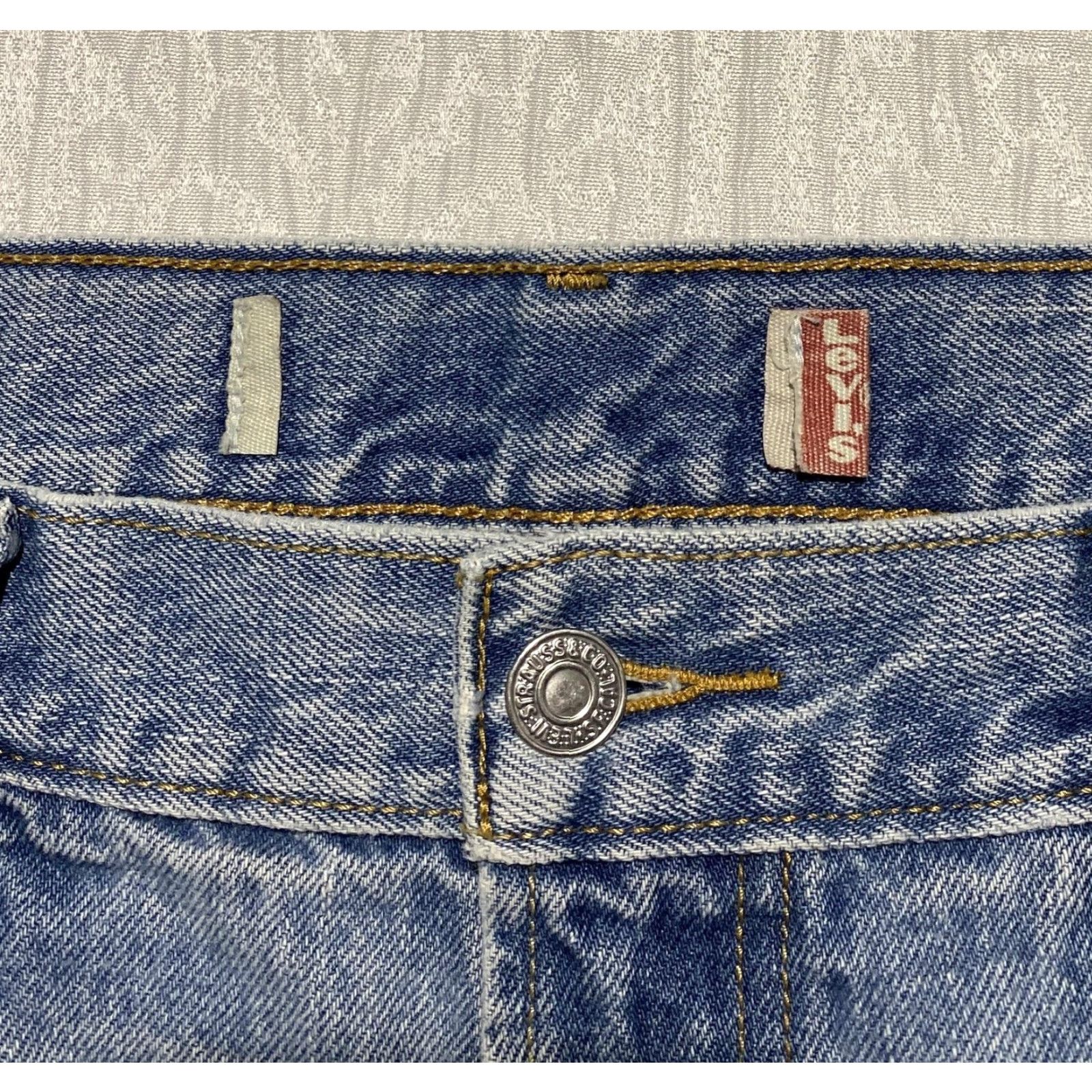 Levi's VINTAGE Levi's Jeans Men's 550 38x32 Blue Relaxed Fit Denim 100% Cotton Made in Brazil Mens Straight Pockets Logo Leather Patch Red Tab 550™ Trending Size US 38 / EU 54 - 4 Thumbnail