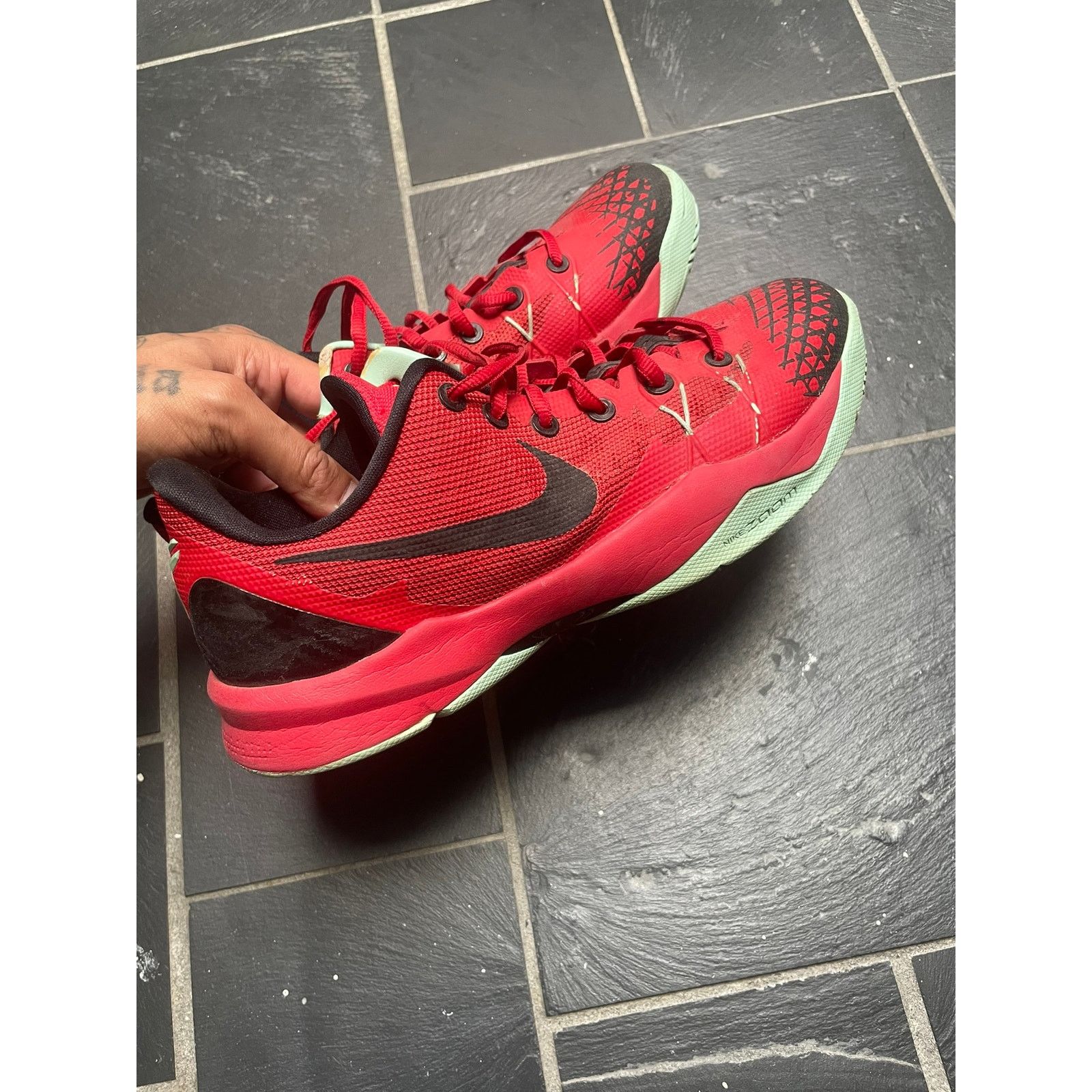 Nike Kobe 6 Reverse Grinch Size 7y Size US 7 / EU 40 - 3 Thumbnail