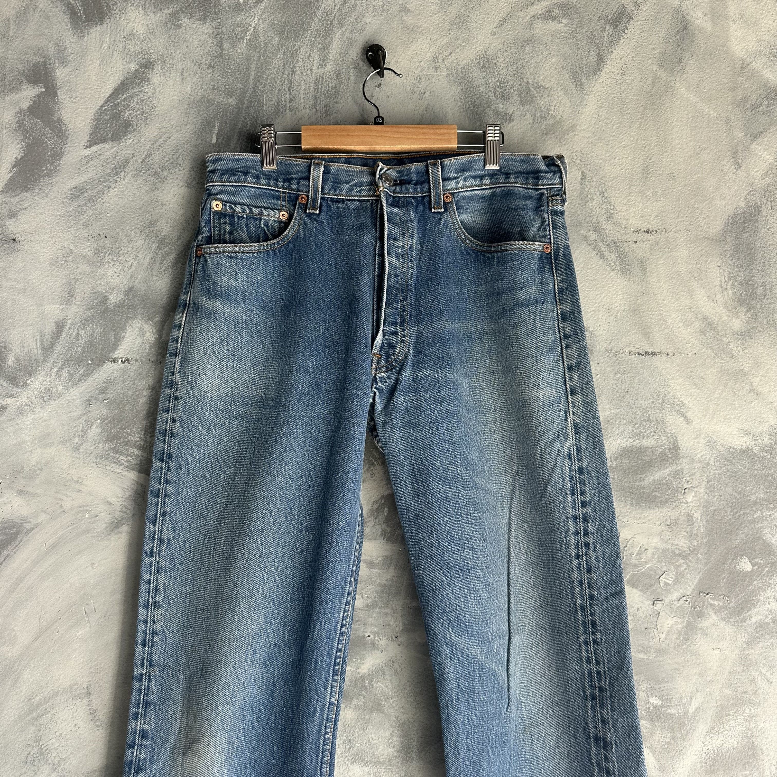 Levi's Vtg Levis 501xx Jeans Mens 34x36 (Fits 32x32) Made in USA Size US 34 / EU 50 - 1 Thumbnail
