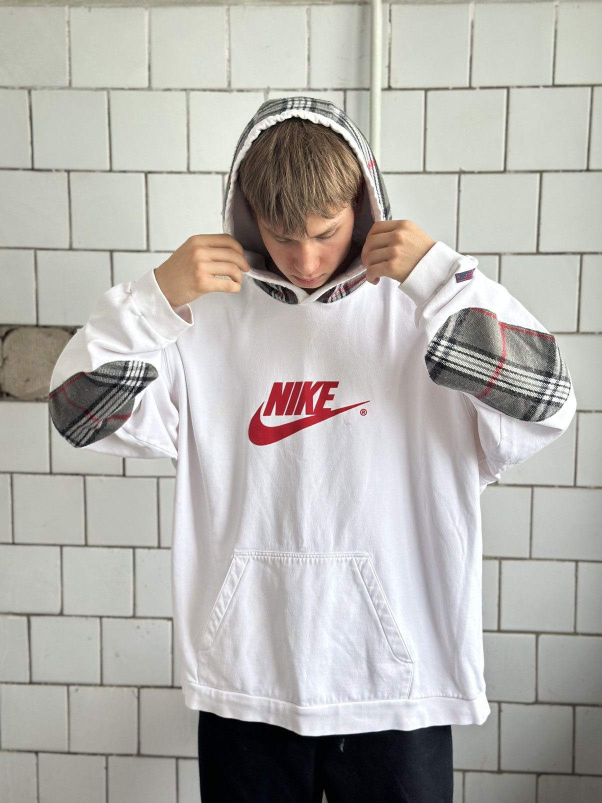 Japanese Brand × Nike Vintage Japanese Style Nike Custom Hoodie Big Logo Y2K 00s Size US XXL / EU 58 / 5 - 3 Thumbnail