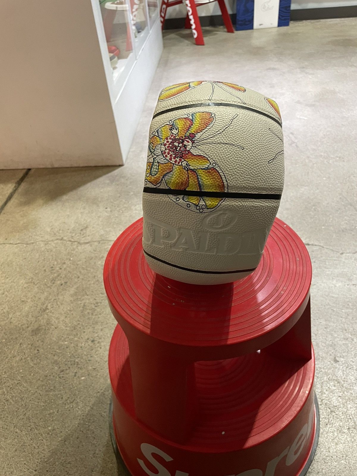 Supreme Supreme Gonz Butterfly Spalding Basketball Size ONE SIZE - 5 Thumbnail